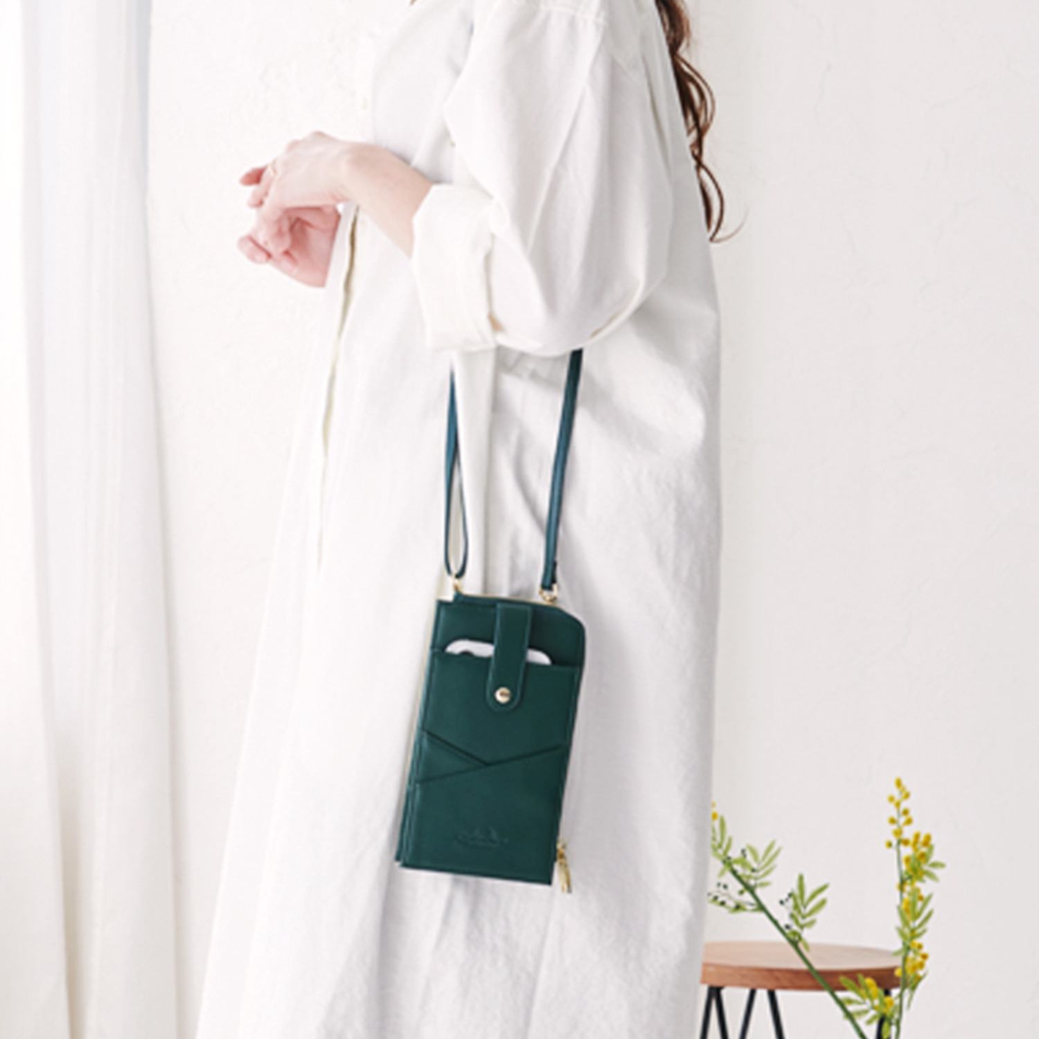 リズデイズ お財布機能付 スマホショルダーバッグ