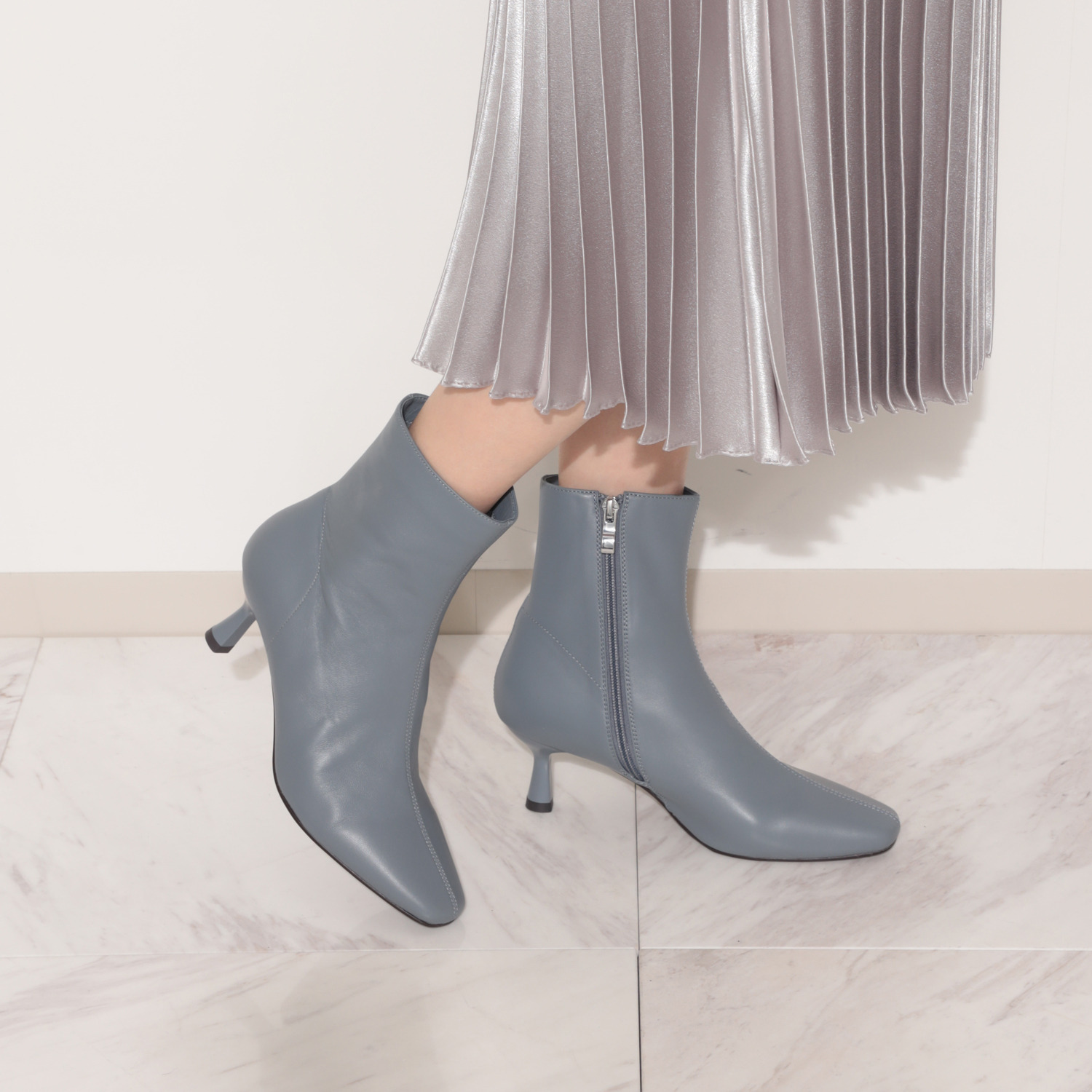 ニカル シープレザー ヒールショートブーツ