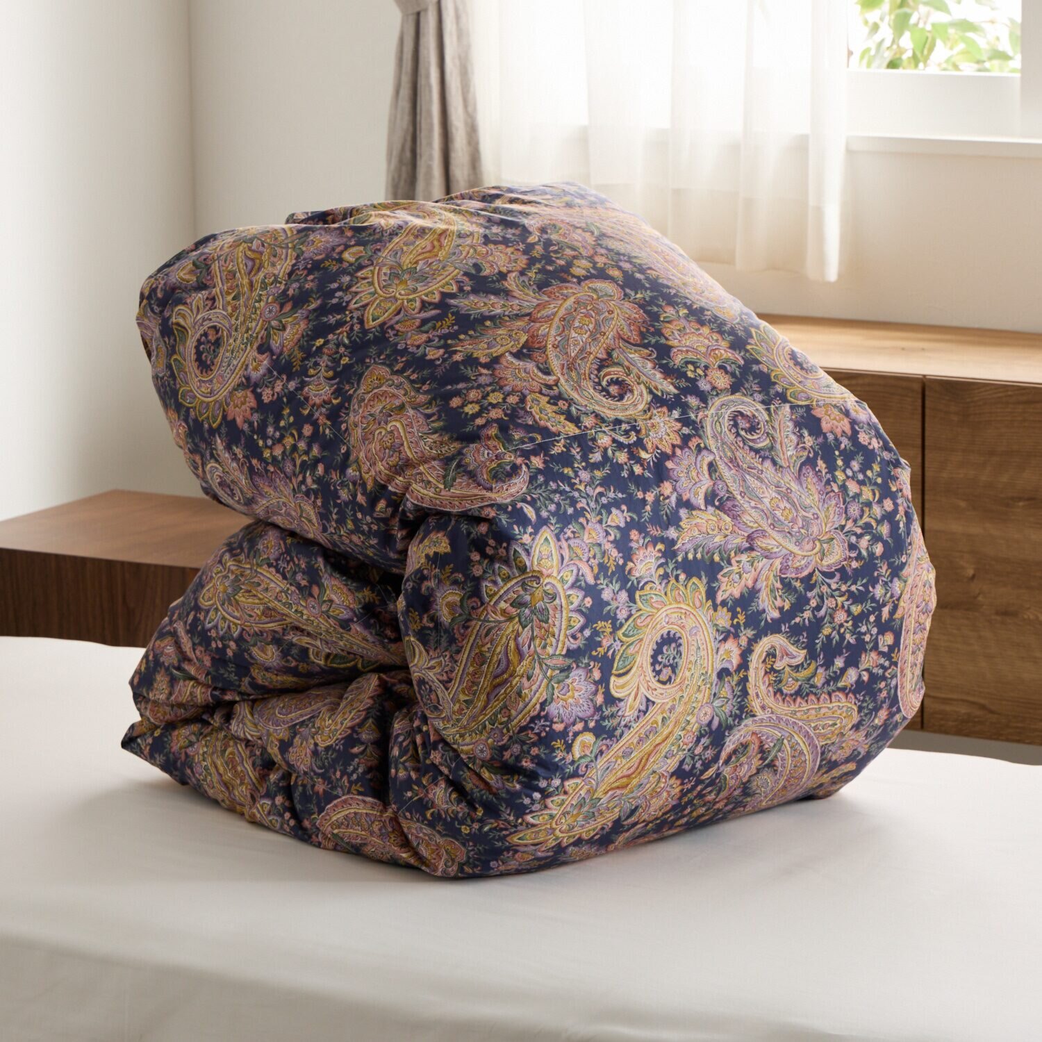 ｎｉｓｈｉｋａｗａ　西川 最高峰の暖かさ！ ハンガリー産　羽毛の王様 マザーグースダウン９５％ 防ダニ＆綿１００％サテン 羽毛掛けふとん ＜セミダブル＞