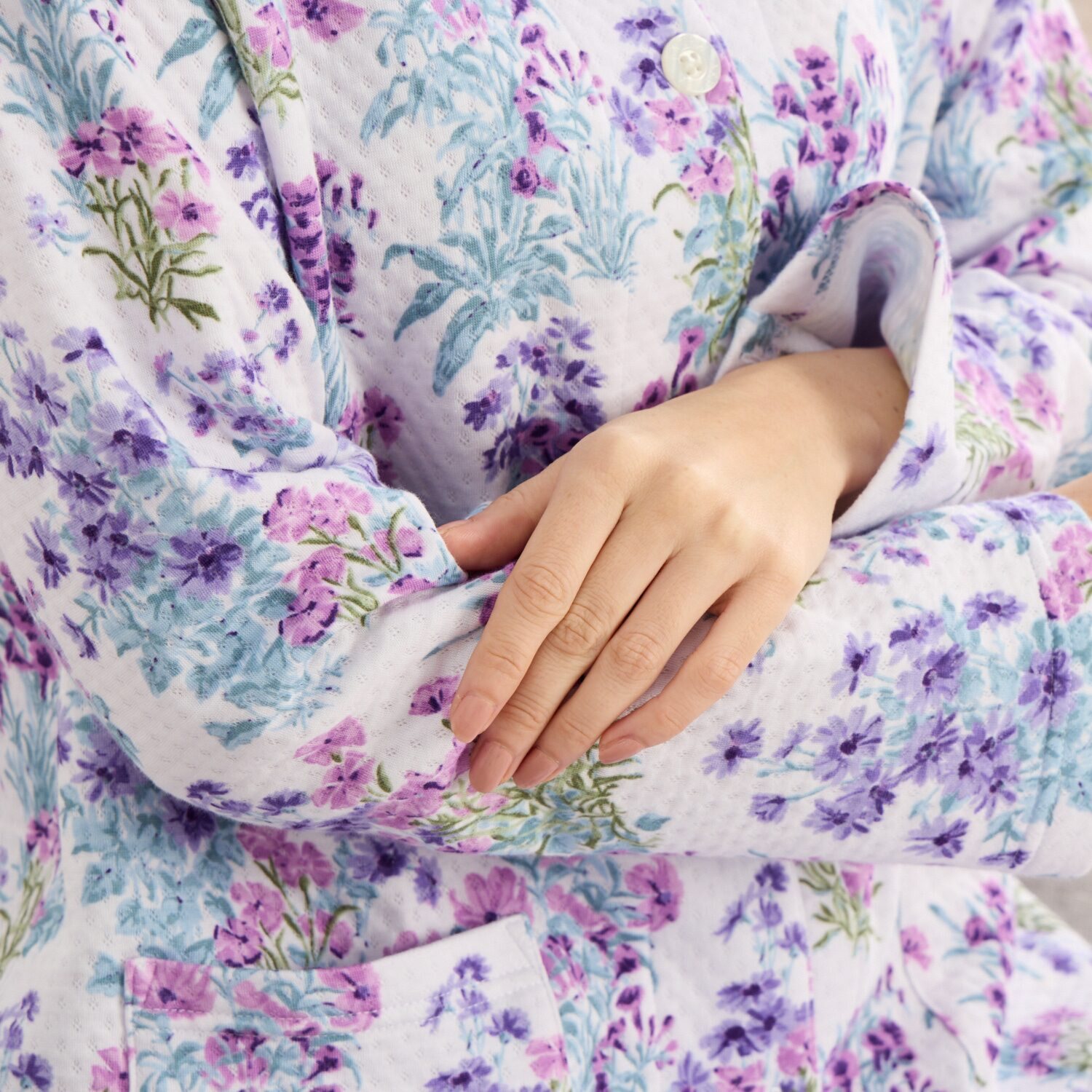 ローラ　アシュレイ メーガン柄 コットン１００％ 中わたニットキルト パジャマ