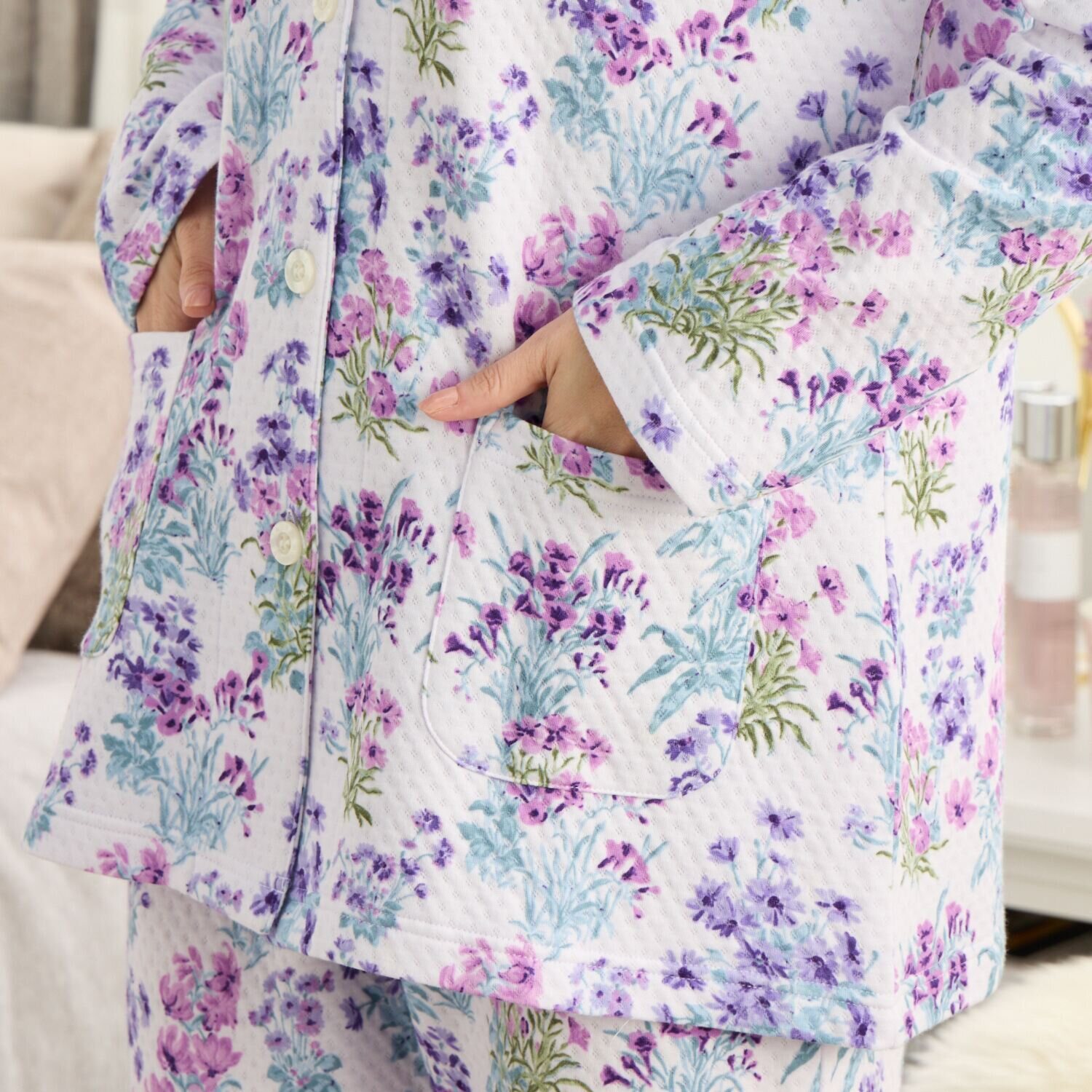 ローラ　アシュレイ メーガン柄 コットン１００％ 中わたニットキルト パジャマ