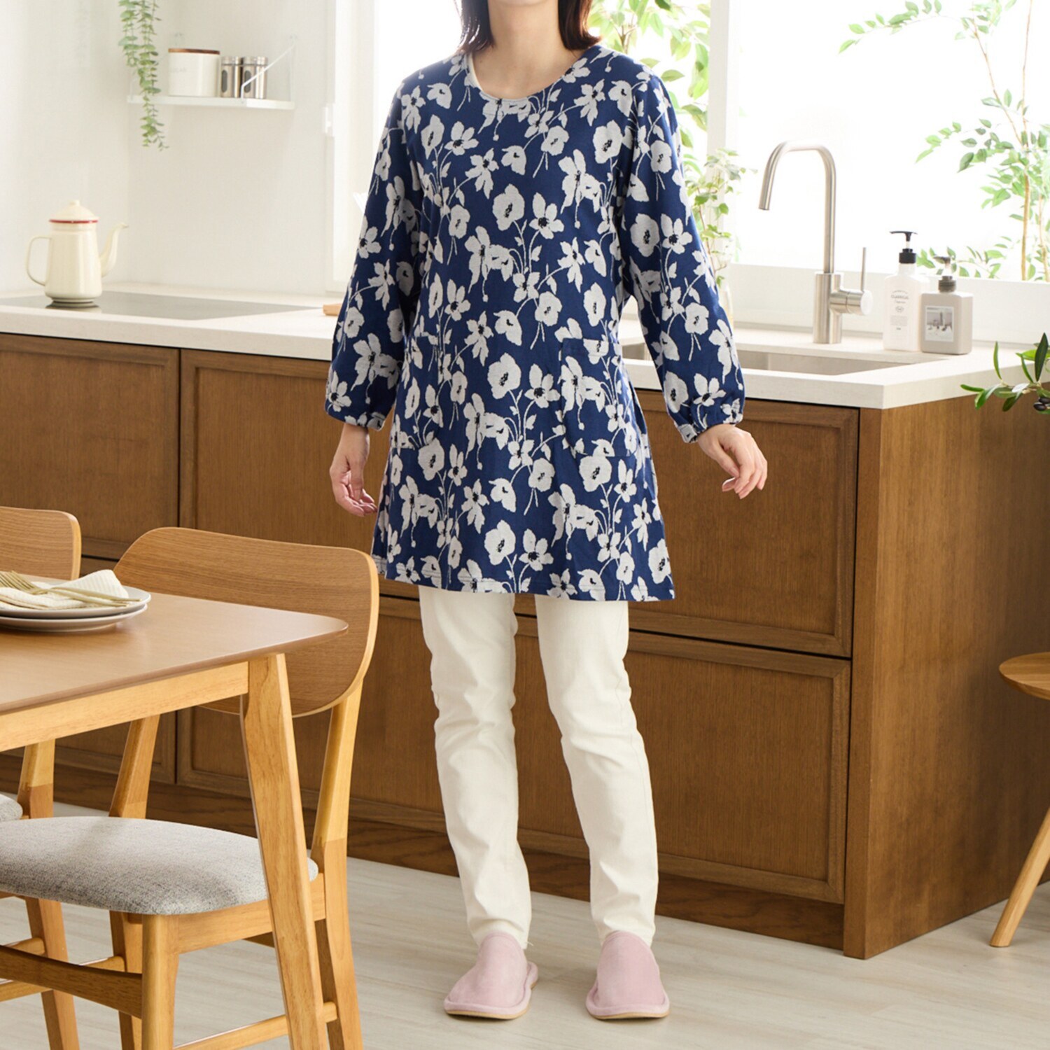 ローラ　アシュレイ シモーヌ柄 コットン１００％ ジャガードニット エプロンチュニック