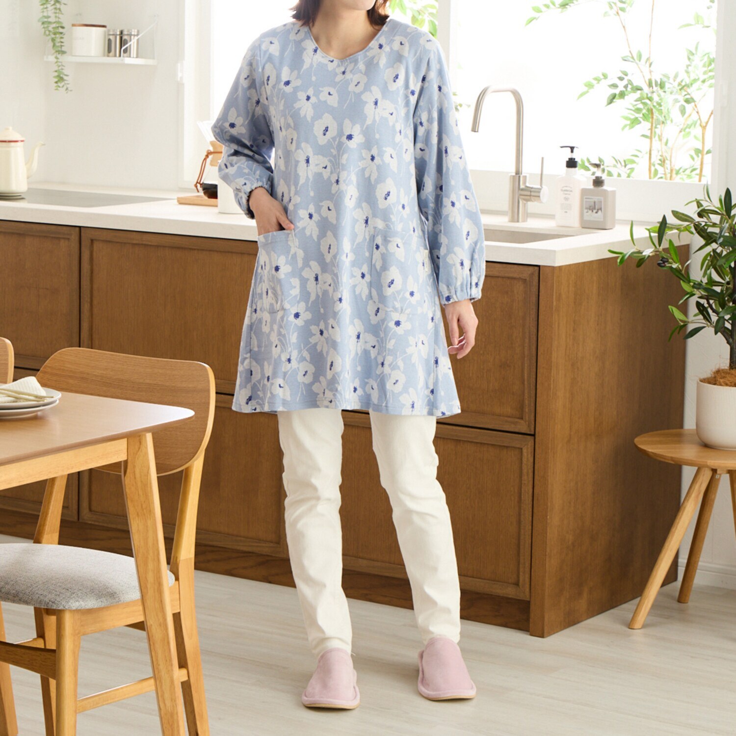 ローラ　アシュレイ シモーヌ柄 コットン１００％ ジャガードニット エプロンチュニック