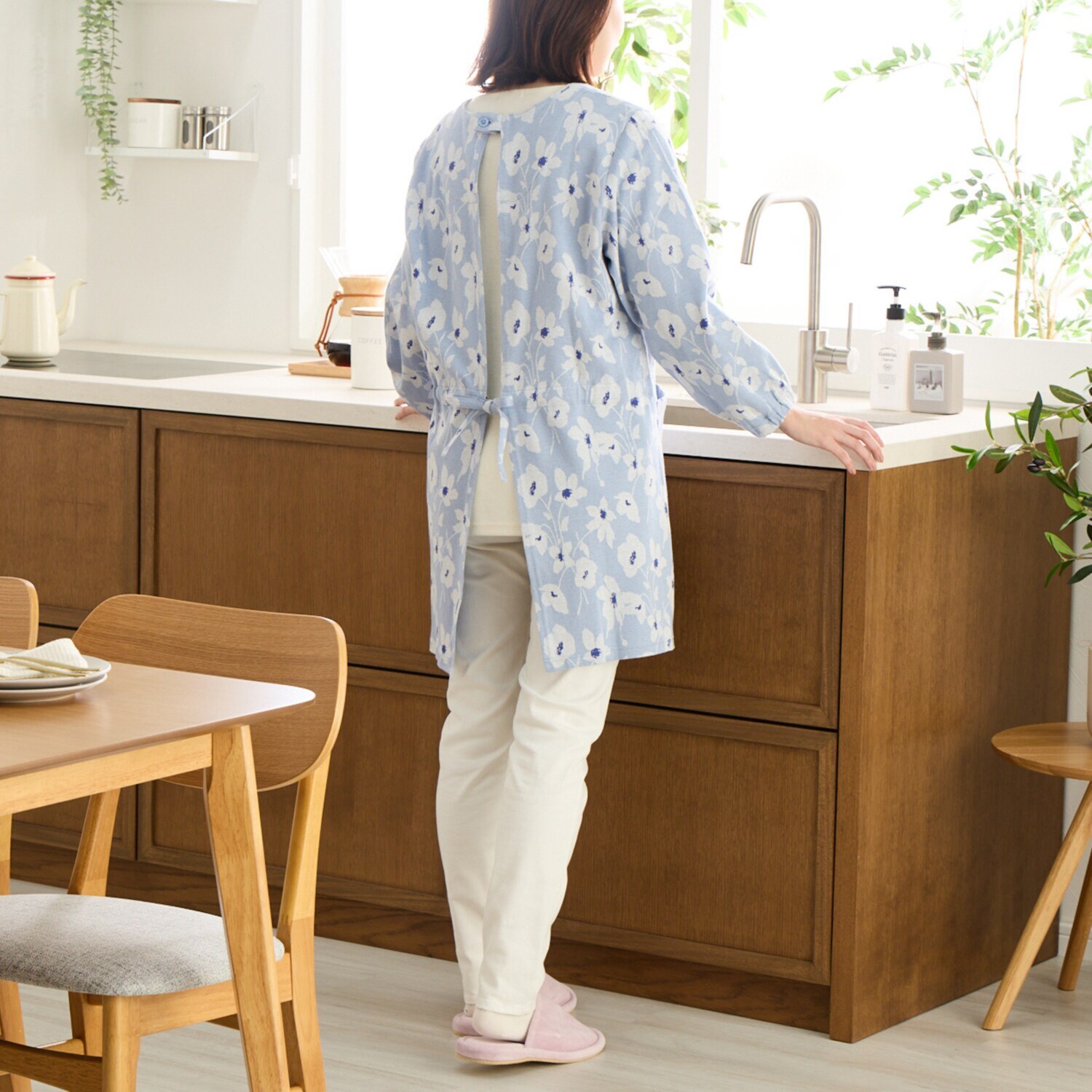 ローラ　アシュレイ シモーヌ柄 コットン１００％ ジャガードニット エプロンチュニック