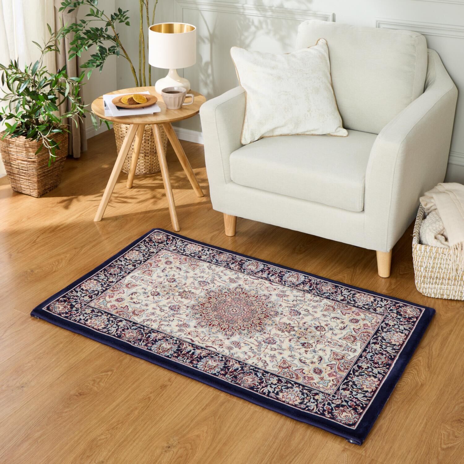 高密度で織り上げた エジプト製 ウィルトン織 ペルシャンデザイン カーペット “ロイヤルタピス” ＜６７×１１０ｃｍ＞