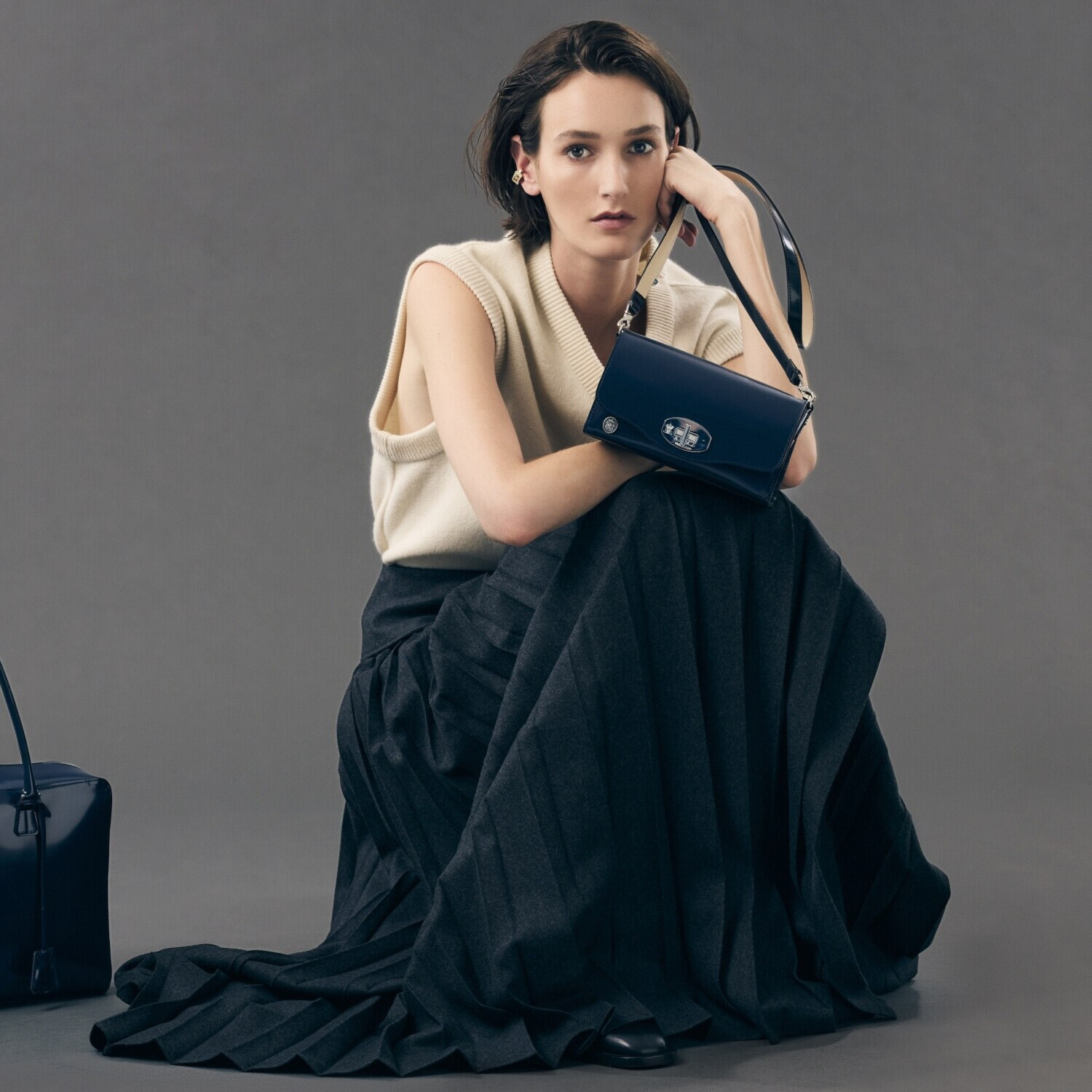 エーディーエムジェイ イタリアンレザー ターンロック ショルダーバッグ