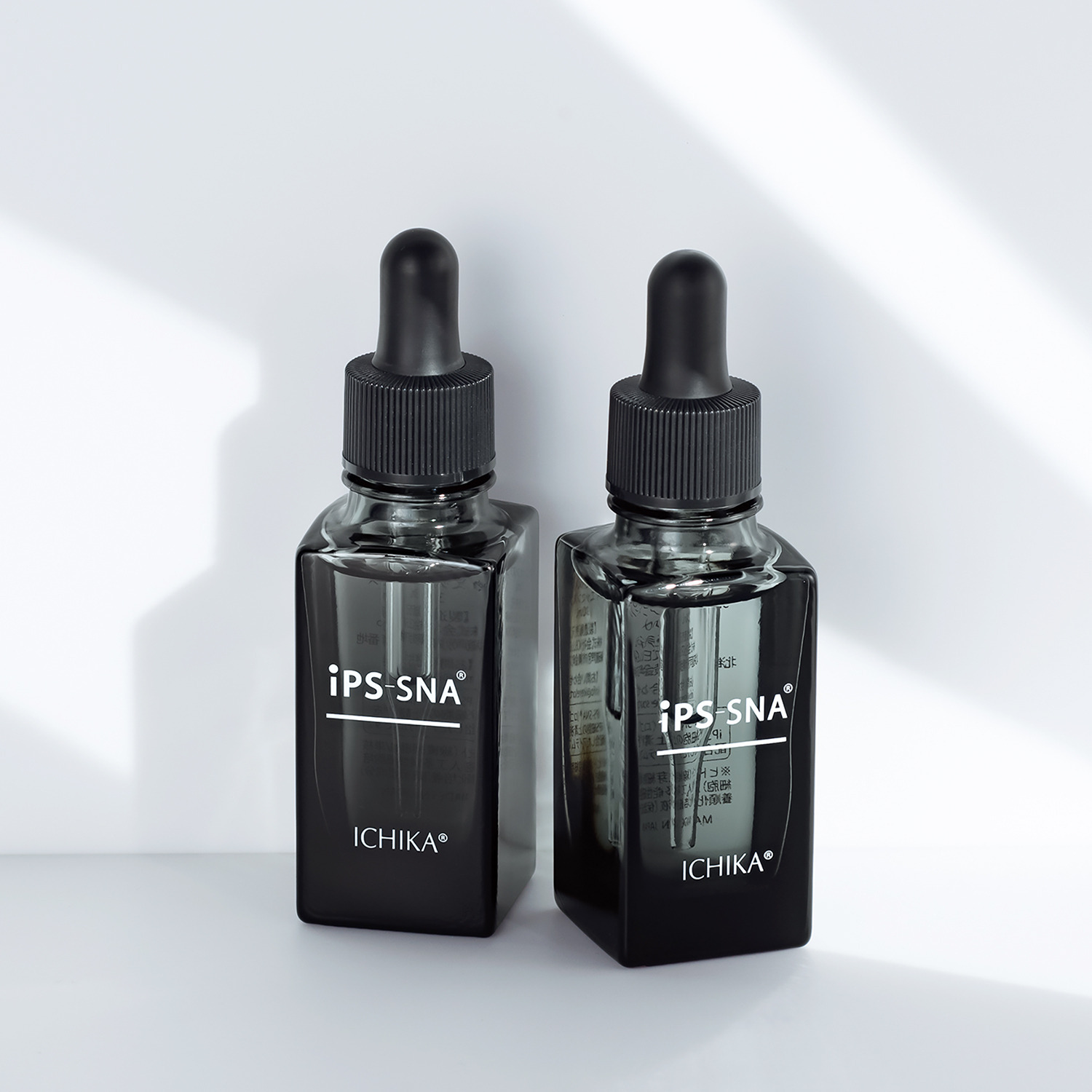 イチカ 先端培養研究から生まれた 話題のハリ成分配合！ ハリツヤ潤い美肌へ導く ｉＰＳ−ＳＮＡ エッセンスプラス ２本セット