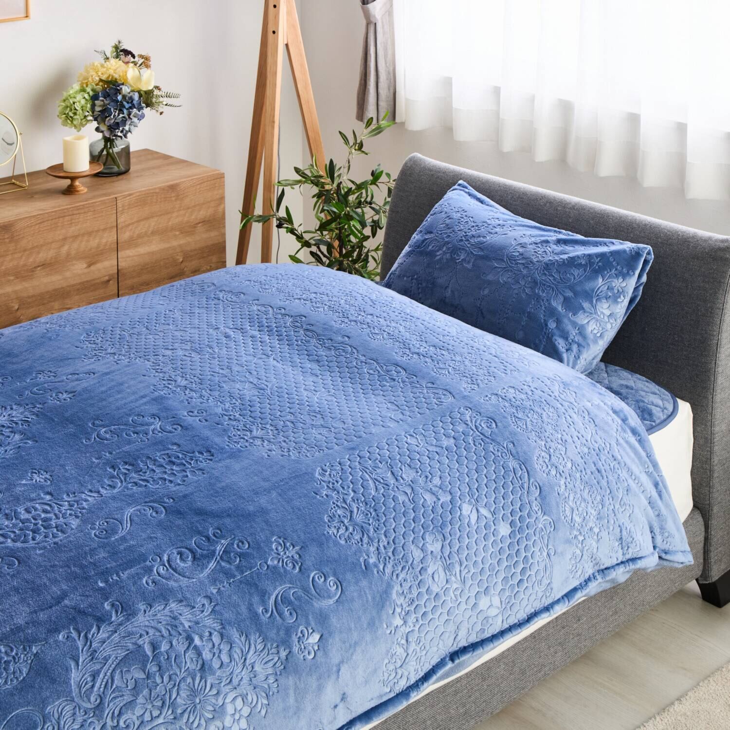 ｎｉｓｈｉｋａｗａ　西川 毛布とカバーが一体化！ とろける極上ファータッチ あったか吸湿発熱 ウォームラヴ 掛けふとんカバー ＜シングル＞