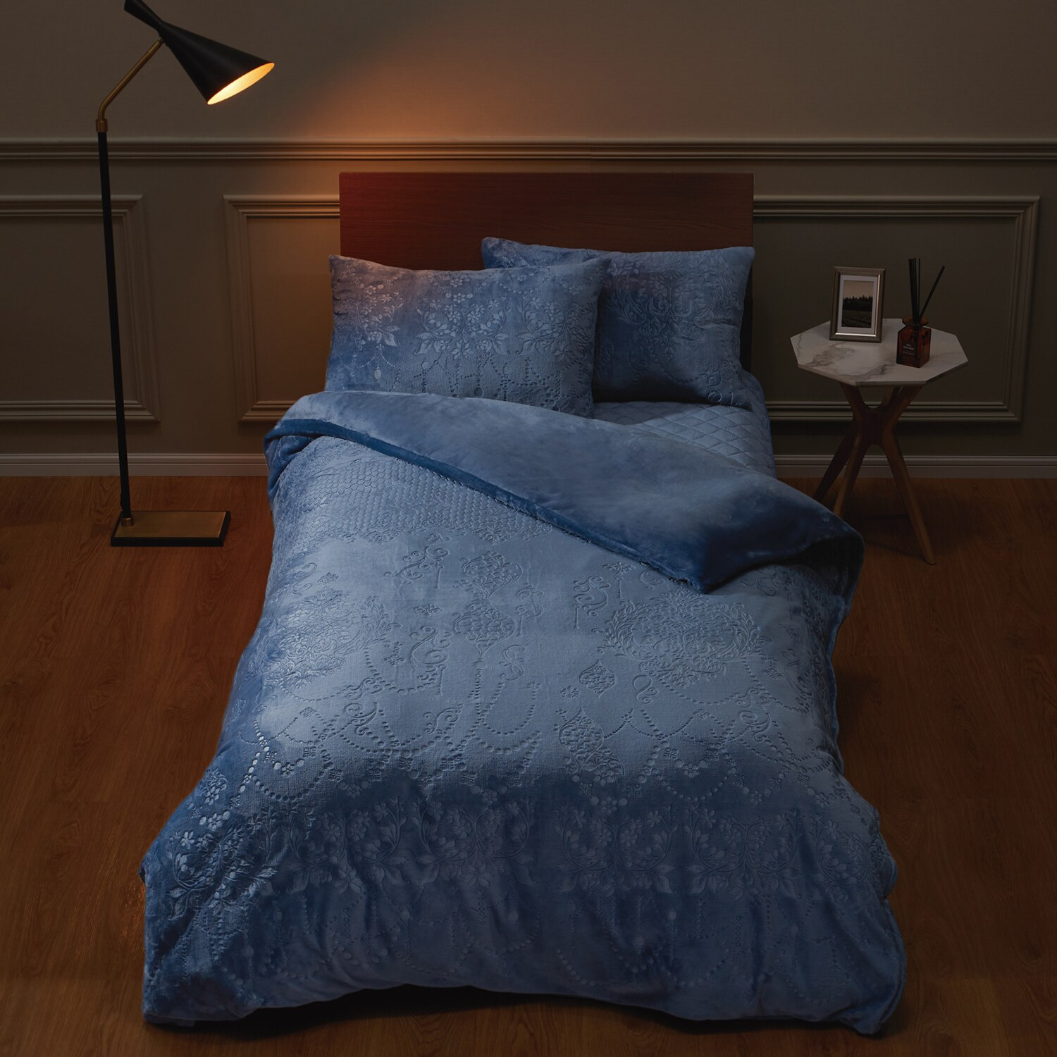 ｎｉｓｈｉｋａｗａ　西川 毛布とカバーが一体化！ とろける極上ファータッチ あったか吸湿発熱 ウォームラヴ 掛けふとんカバー ＜シングル＞