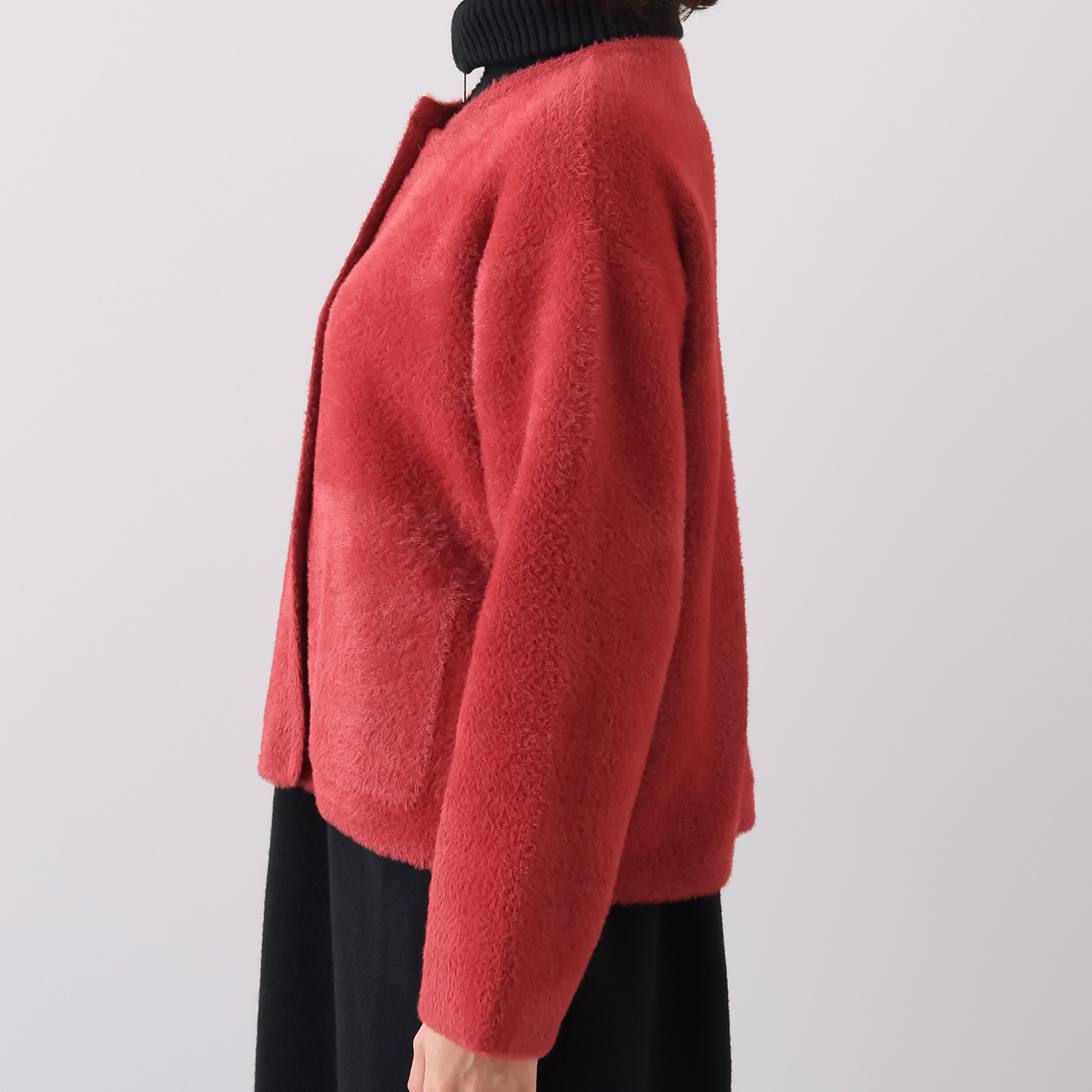 チーロ リバーシブル フェザーヤーン ニットカーディガン