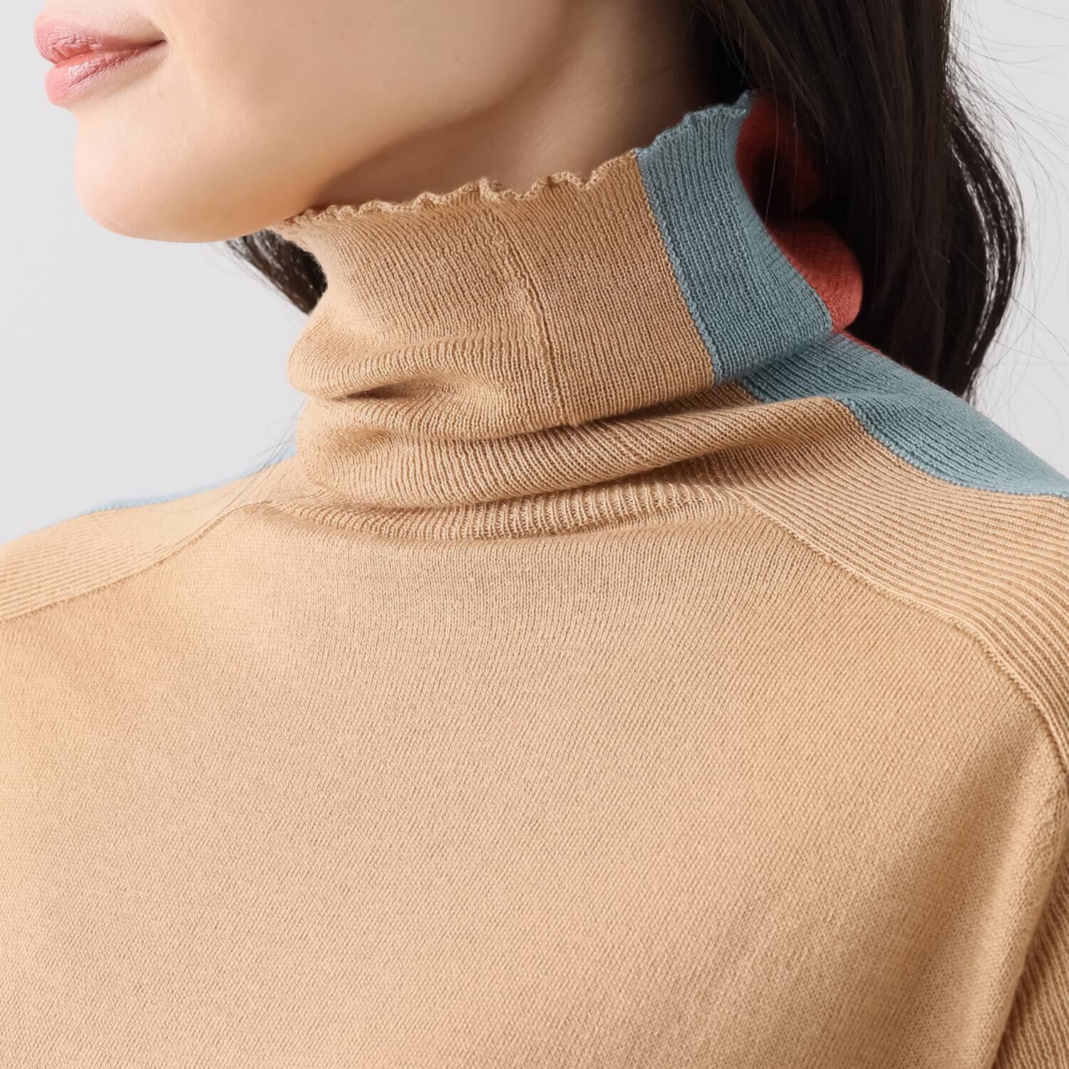 キョウコ　ヒガ 配色 ボトルネックプルオーバー