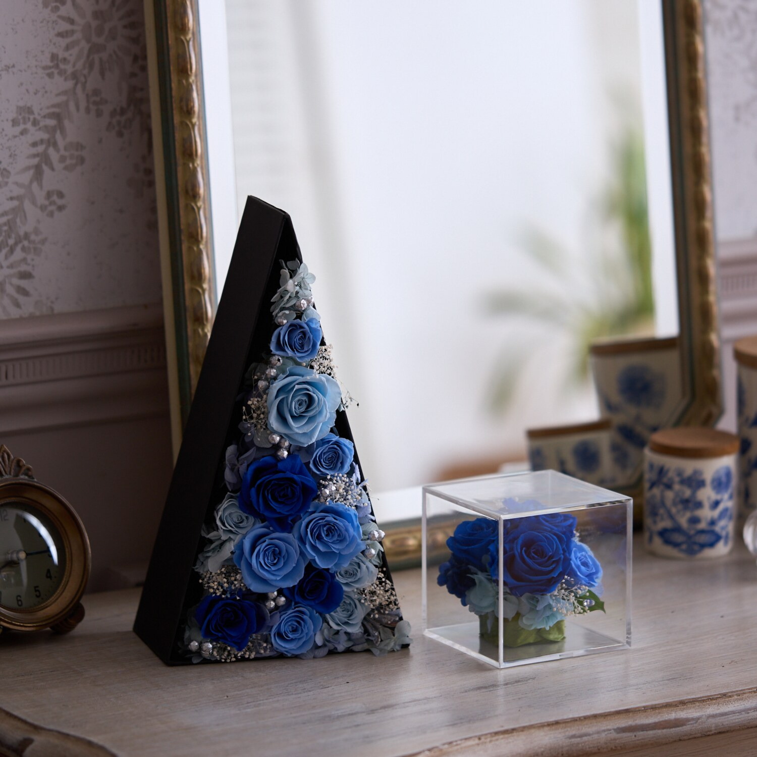 ＧＩＮＺＡ ＳＯＢＩ　ＦＬＯＷＥＲＳ プリザーブドフラワー 三角ボックス フラワーアレンジ “アムールローズツリー”