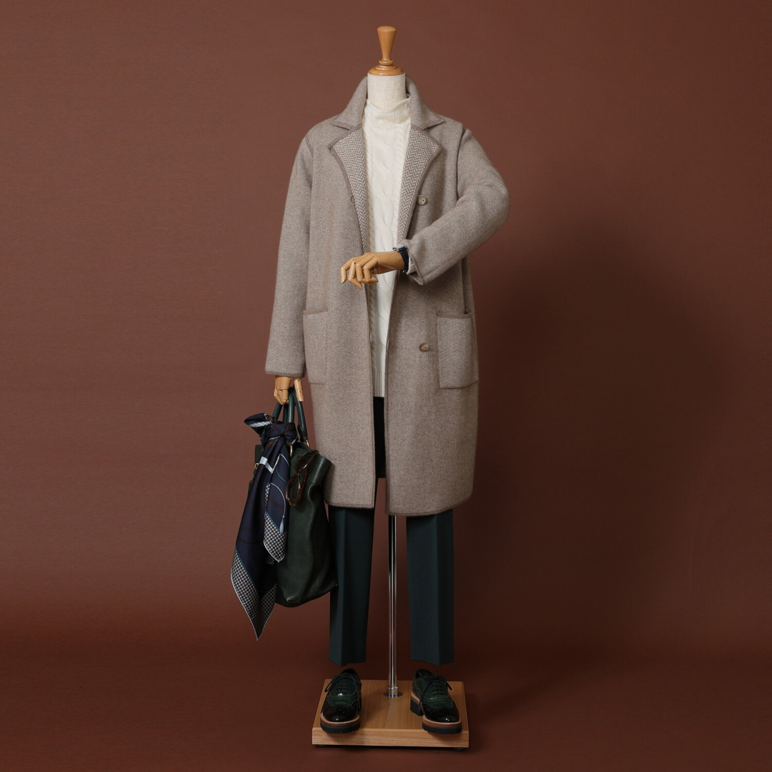 ネイチャーズ 無染色カシミヤ ヘリンボーン柄 ジャガード編 リバーシブルコート