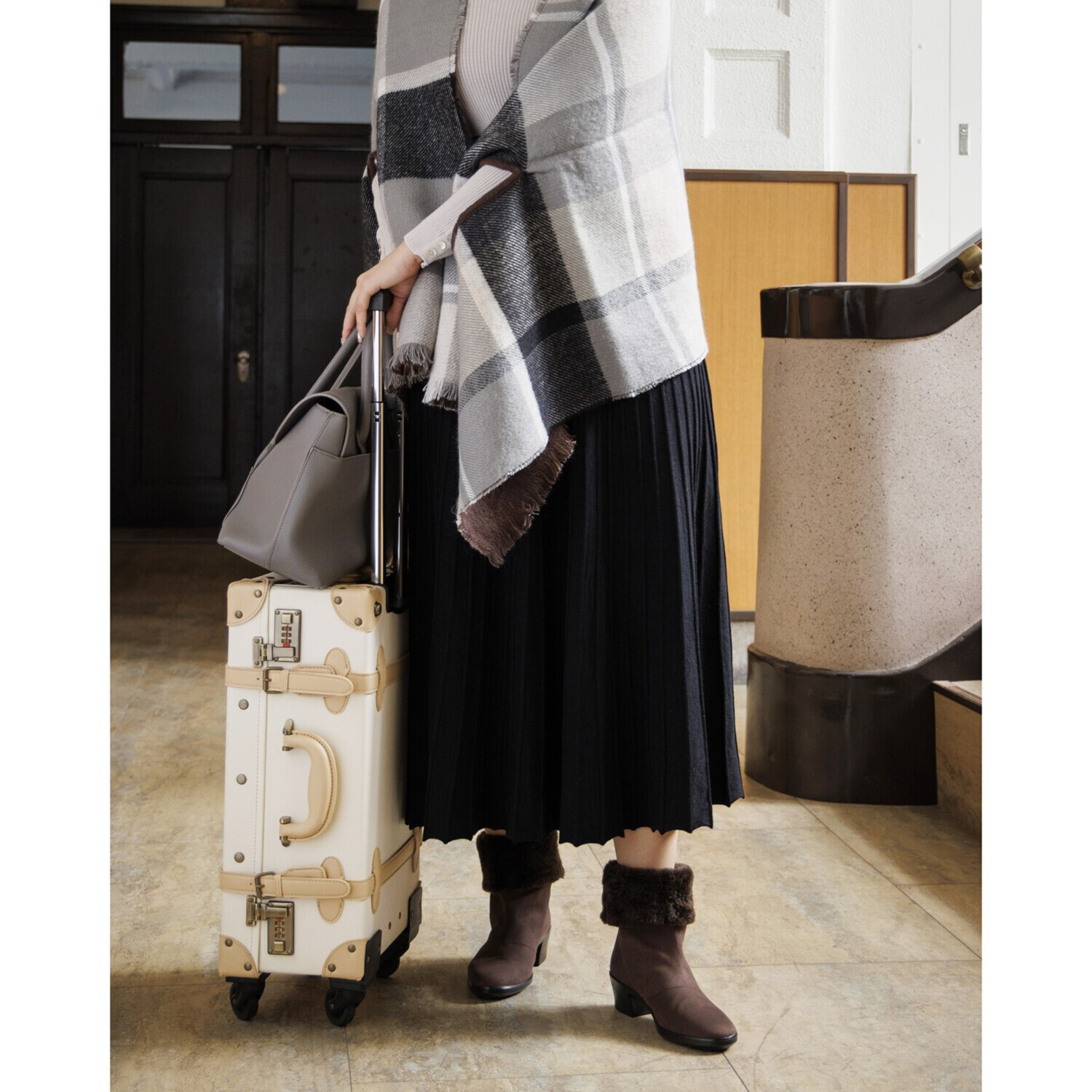 トップドライ 天気予報を気にせず履ける スエード調ファー付 エレガンスヒールブーツ