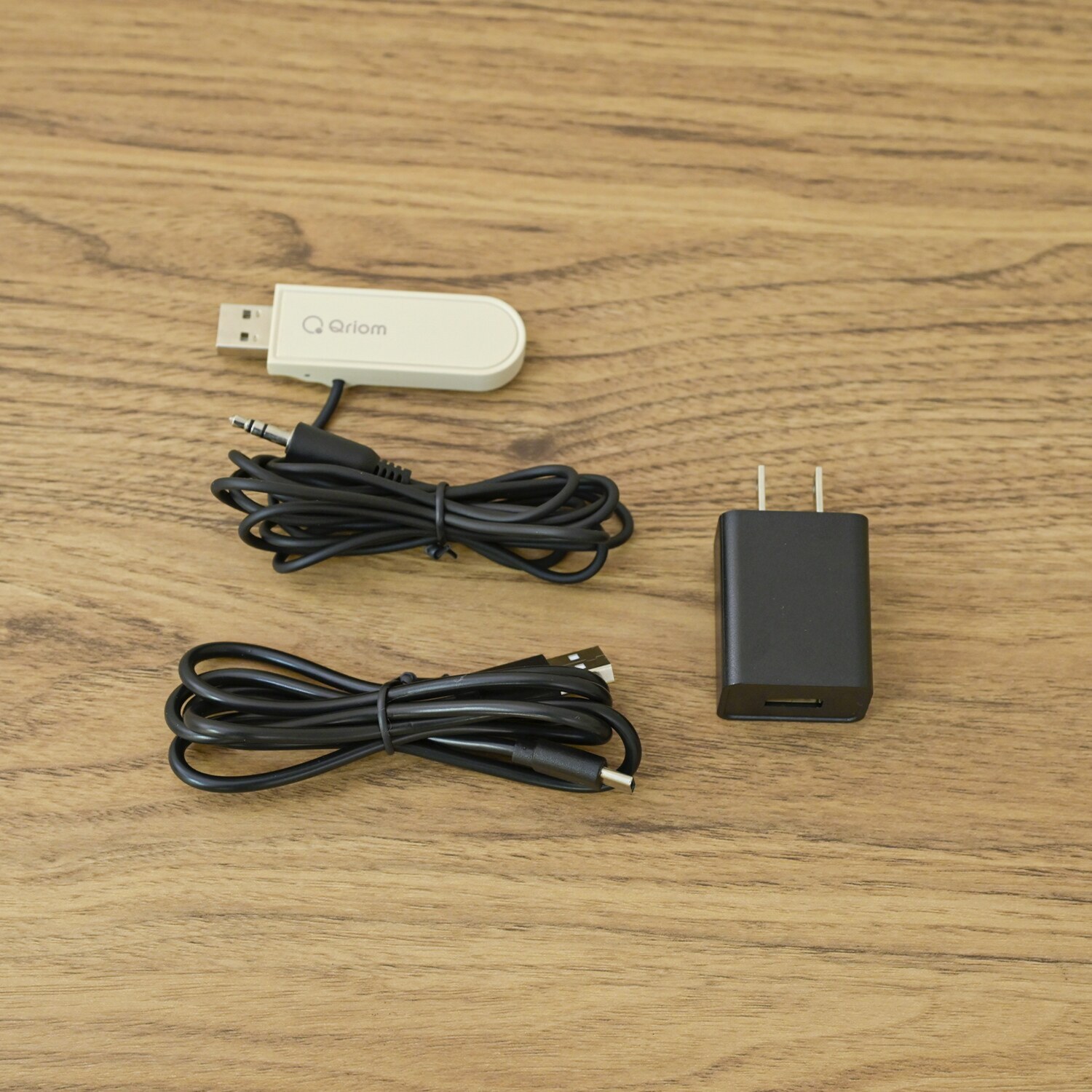 キュリオム ＴＶも音楽も楽しめる 生活防水仕様 マルチお手元スピーカー ＹＴＲ−Ｄ７００