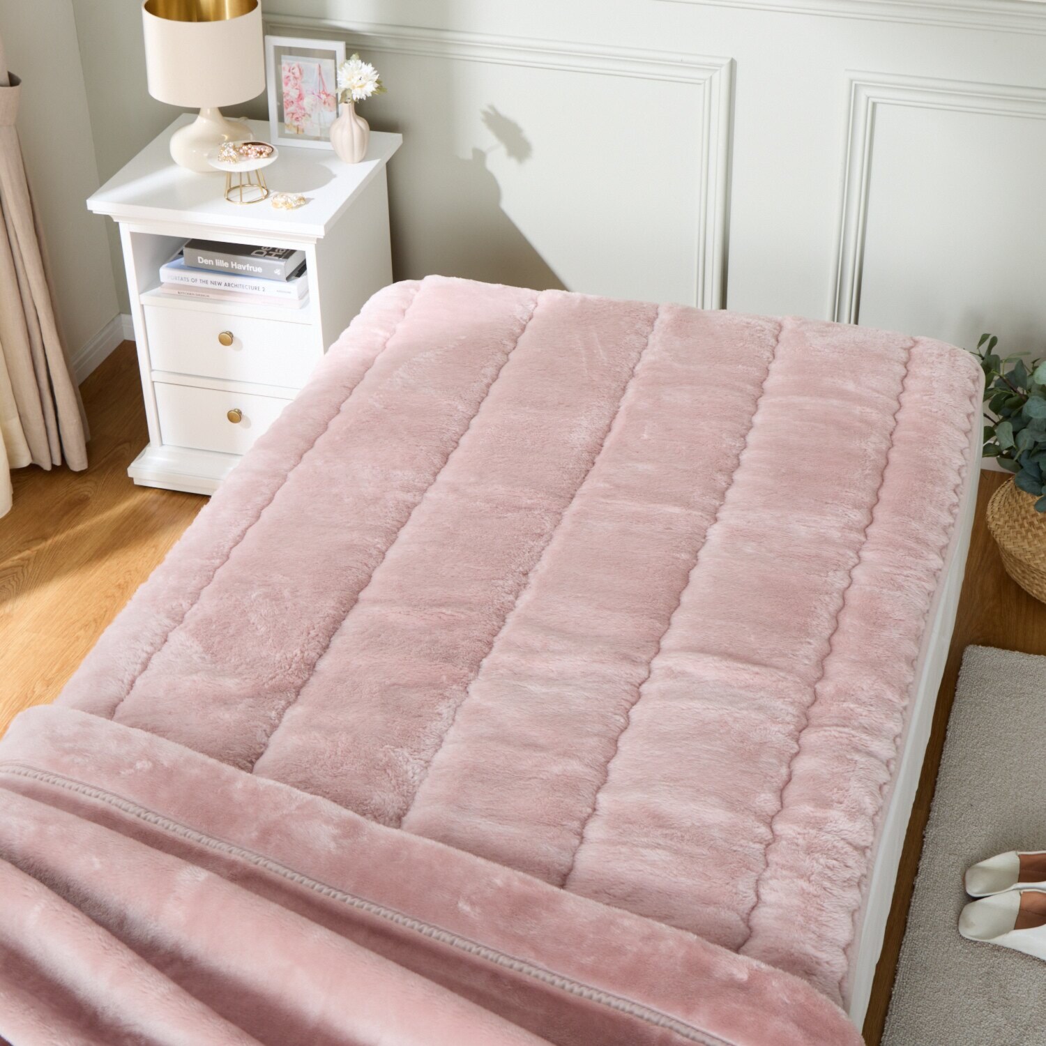 大津毛織 日本製寝具コレクション マザーウォーム ムートン調 ロングファータッチ 吸湿発熱 あったか敷きパッド ＜セミダブル＞