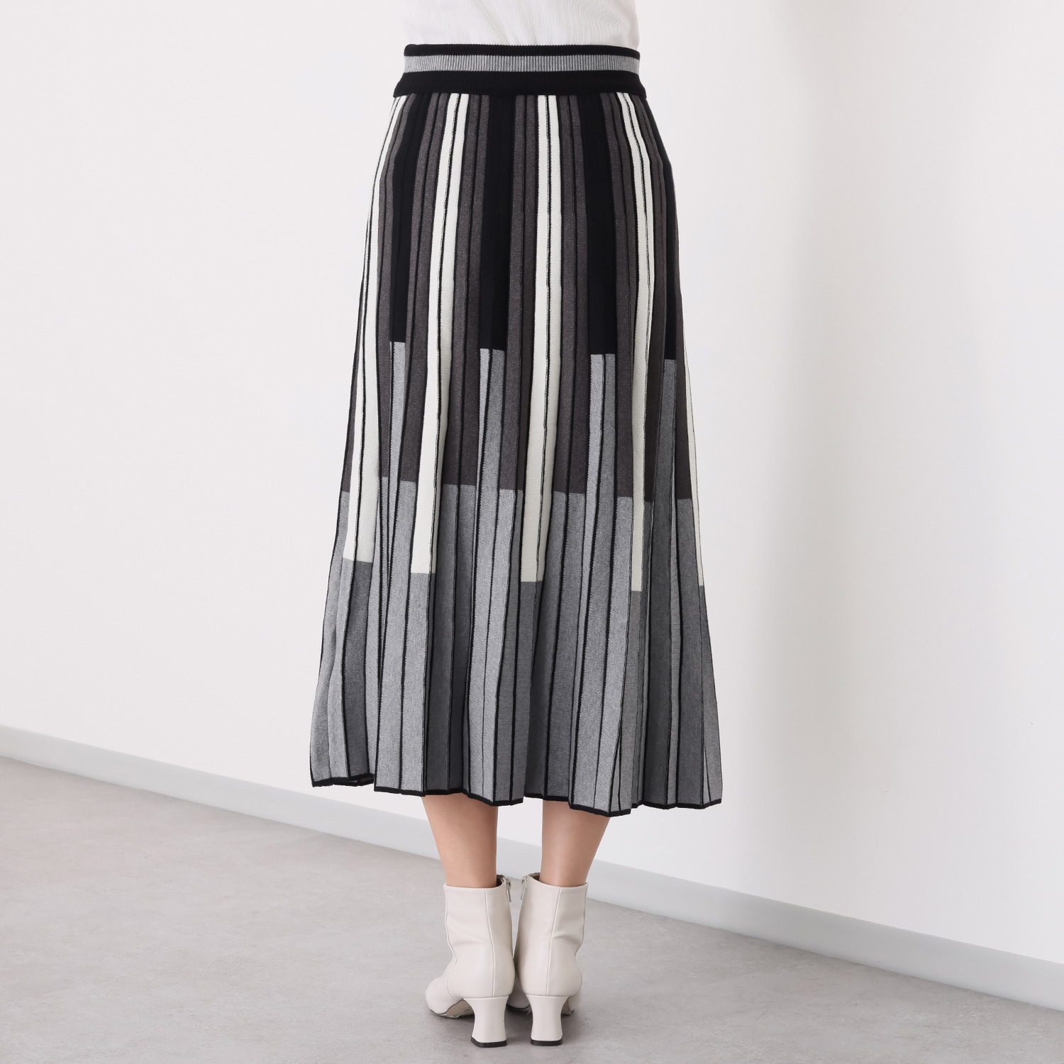 コイビトミサキ マルチストライプ プリーツニットスカート