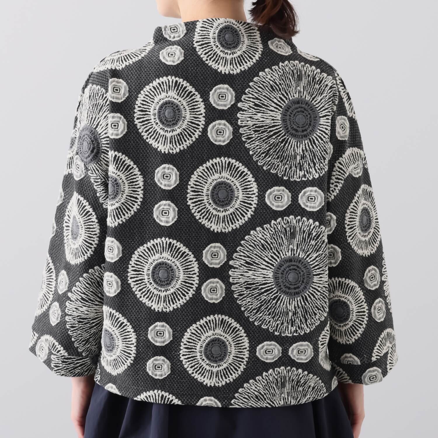 コイビトミサキ サークルモティーフ ジャガードプルオーバー