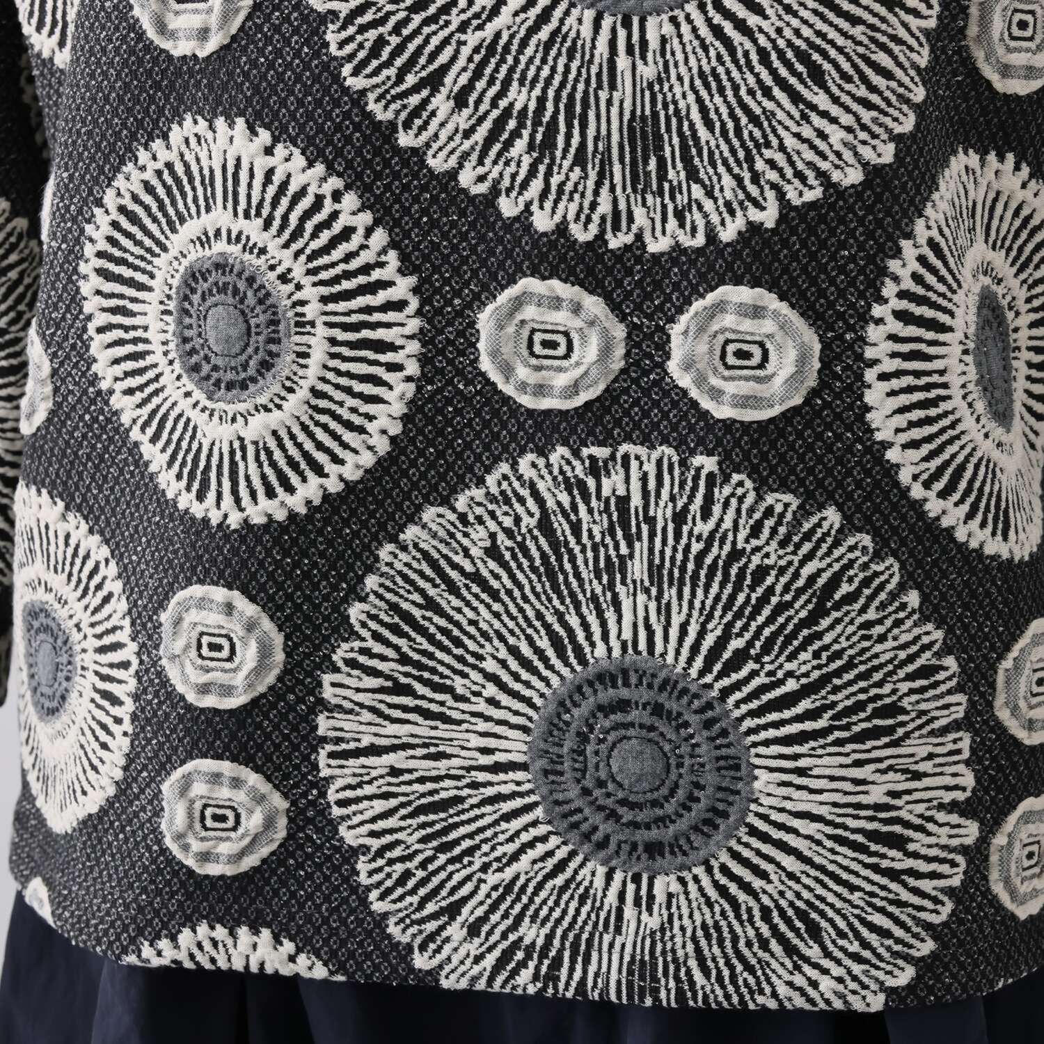 コイビトミサキ サークルモティーフ ジャガードプルオーバー