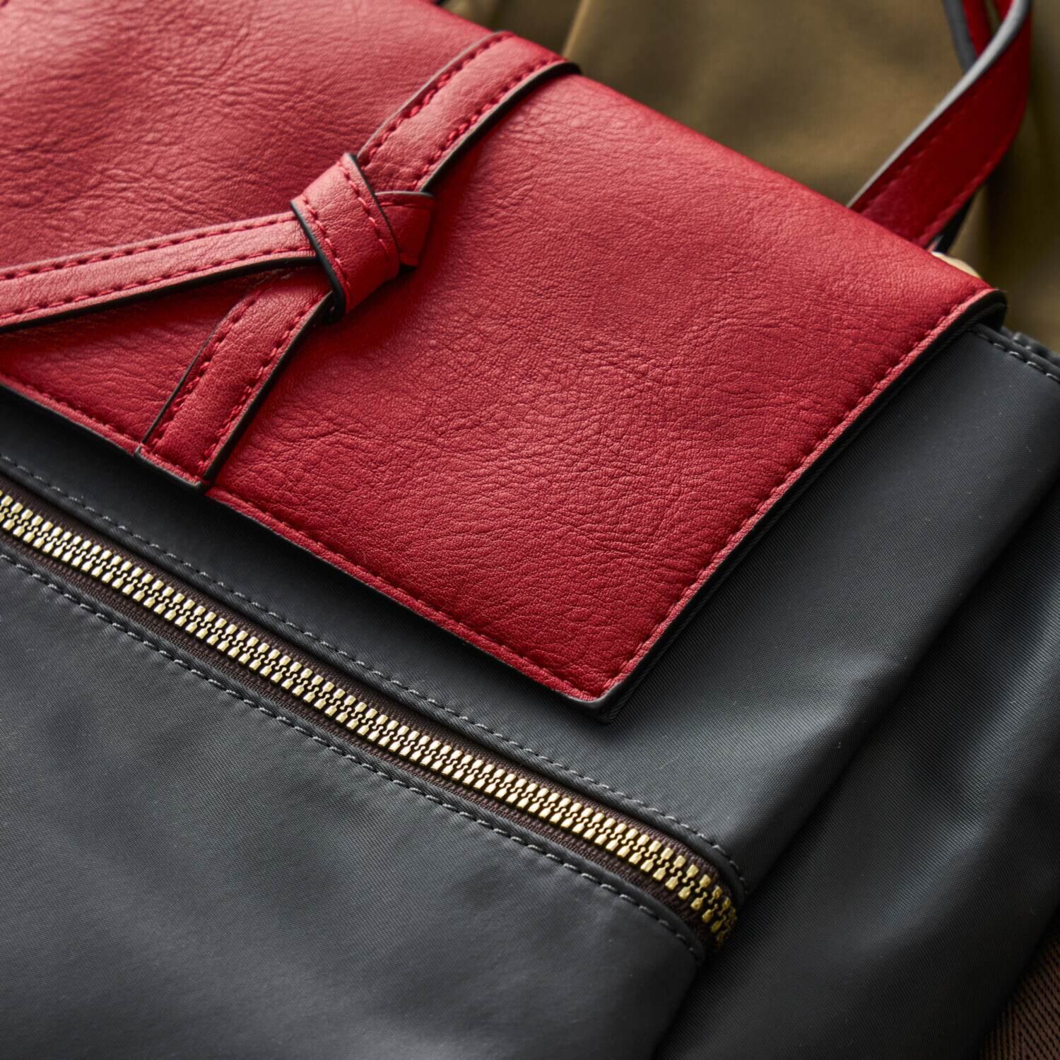 モッテ 異素材コンビ ３ウェイリュック