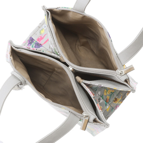 ラルジュ タッセル付 スクエアトートバッグ