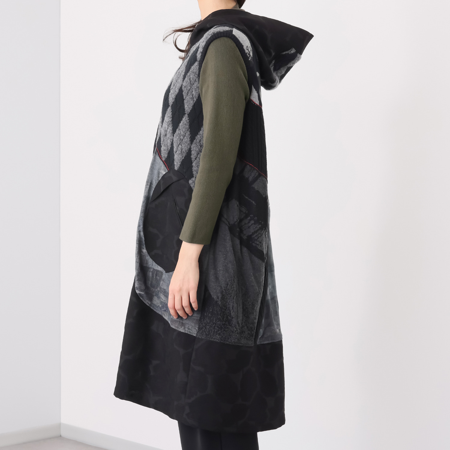 ヨシヨシ バイ　ピージェイ 異素材使い パッチワーク切替 デザインロングジレ