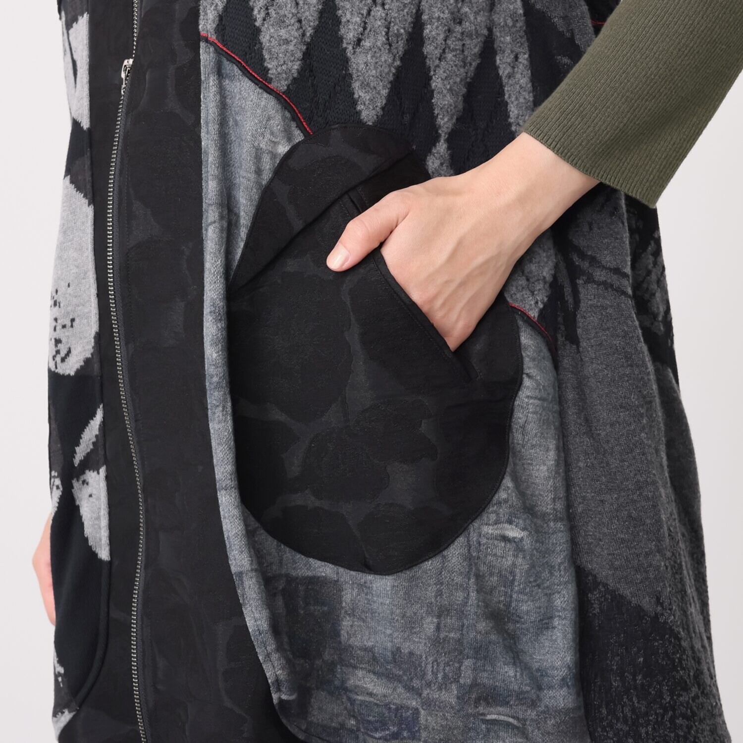 ヨシヨシ バイ　ピージェイ 異素材使い パッチワーク切替 デザインロングジレ