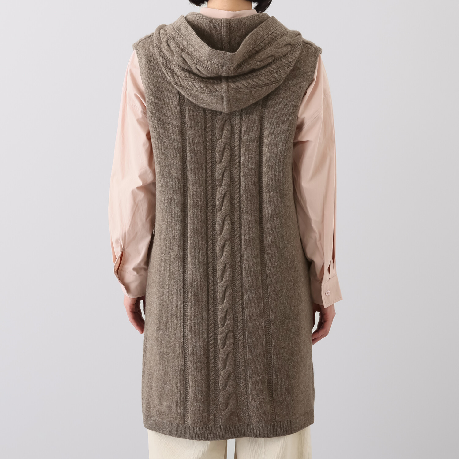 ネイチャーズ 無染色ヤク ケーブル編 フーディーロングジレ