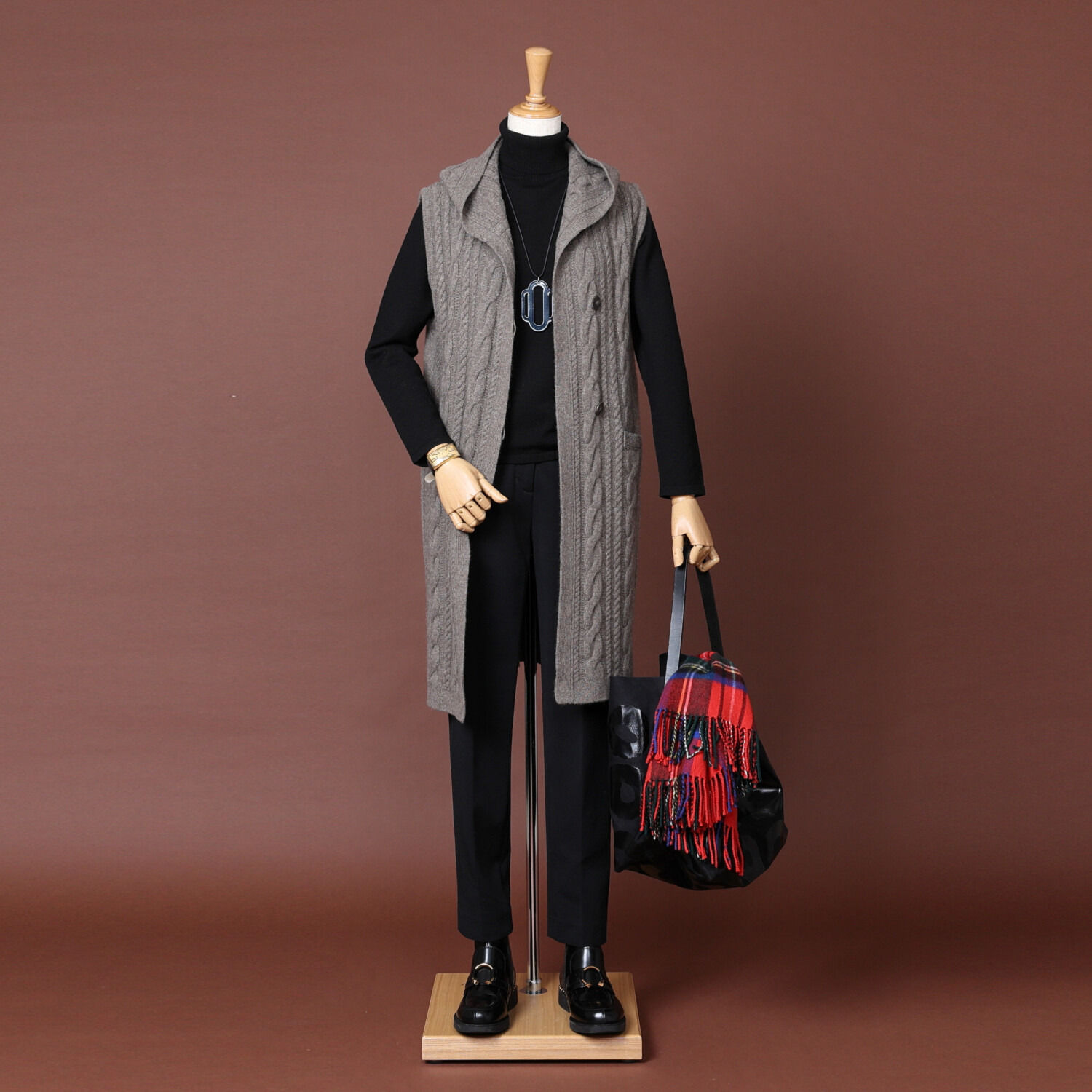 ネイチャーズ 無染色ヤク ケーブル編 フーディーロングジレ