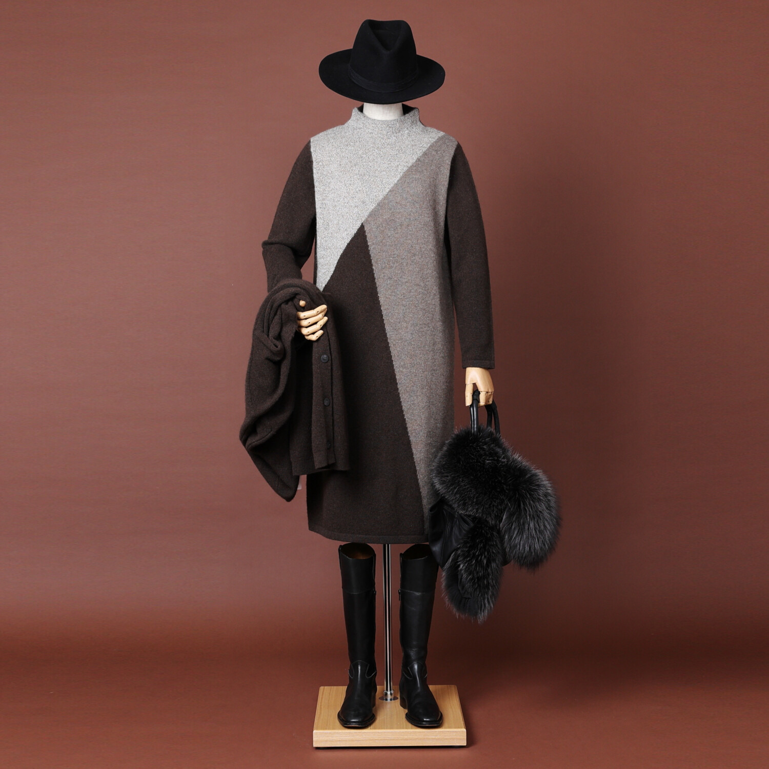 ネイチャーズ 無染色ヤク ブロッキング柄 インターシャワンピース