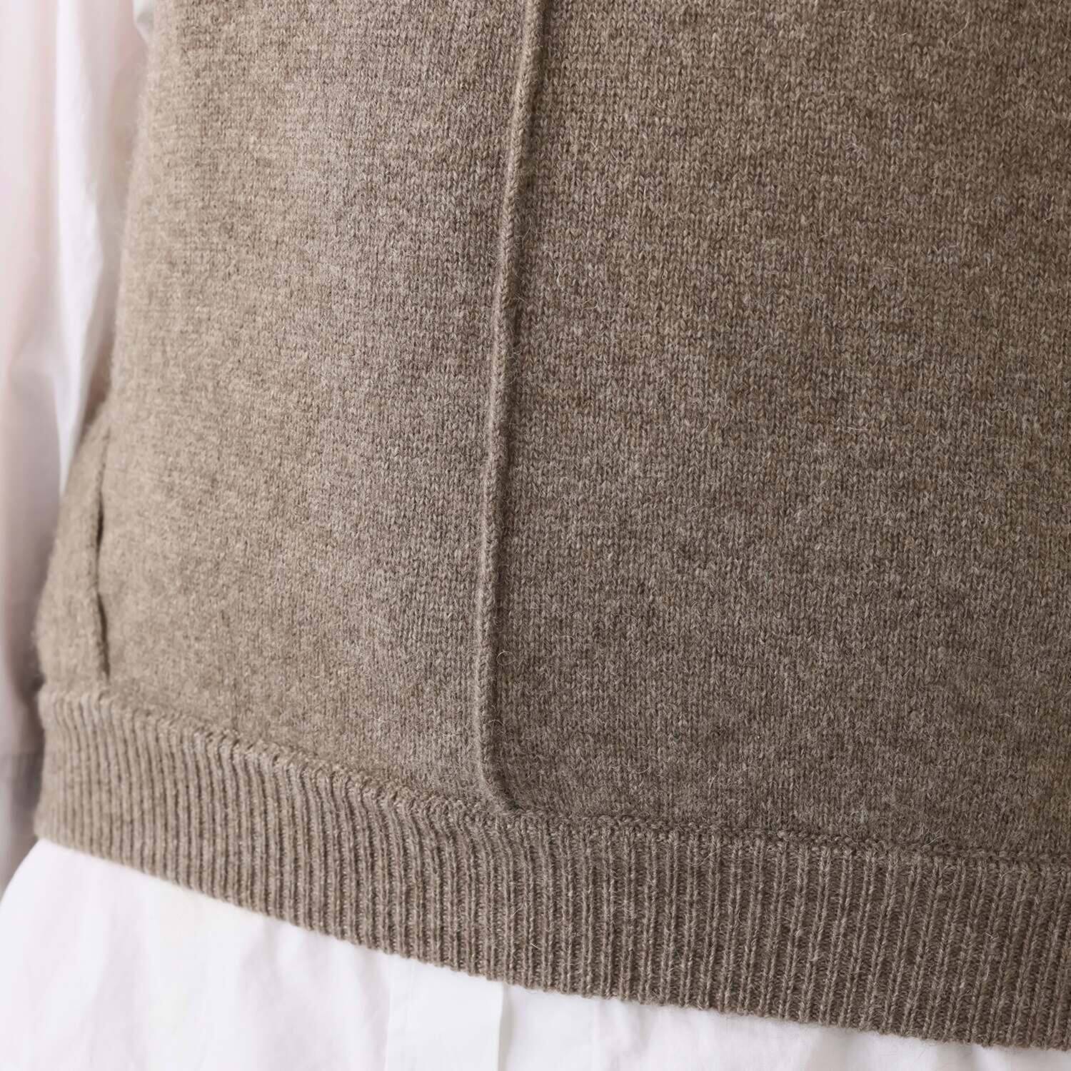 ネイチャーズ 無染色ヤク ボトルネック デザインベスト