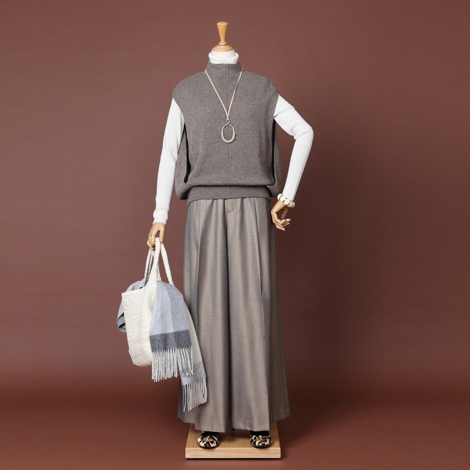 ネイチャーズ 無染色ヤク ボトルネック デザインベスト