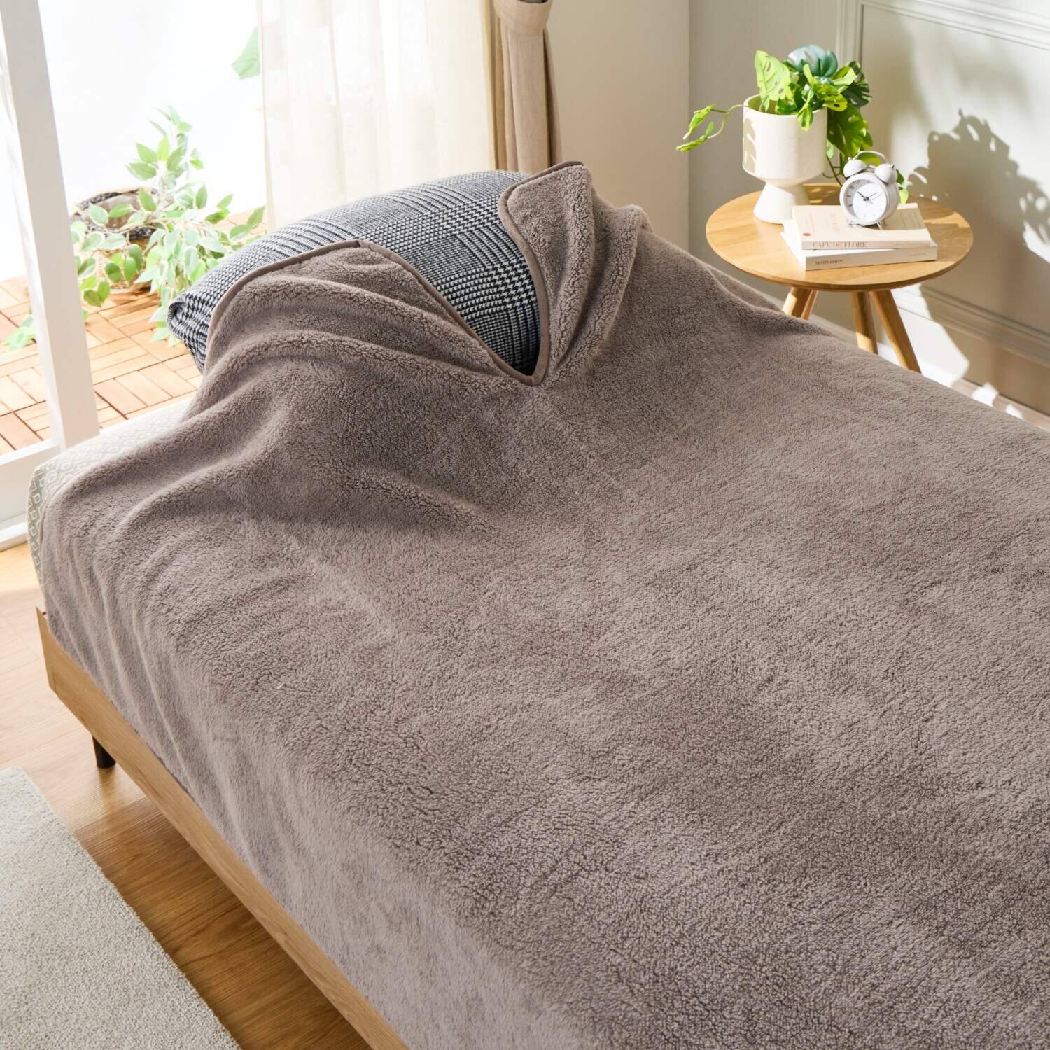 大津毛織 吸湿発熱ホットテックス 首元スリット＆ たっぷりロングサイズで 首から足まですっぽり！ あったかポカポカ毛布 ＜シングル＞