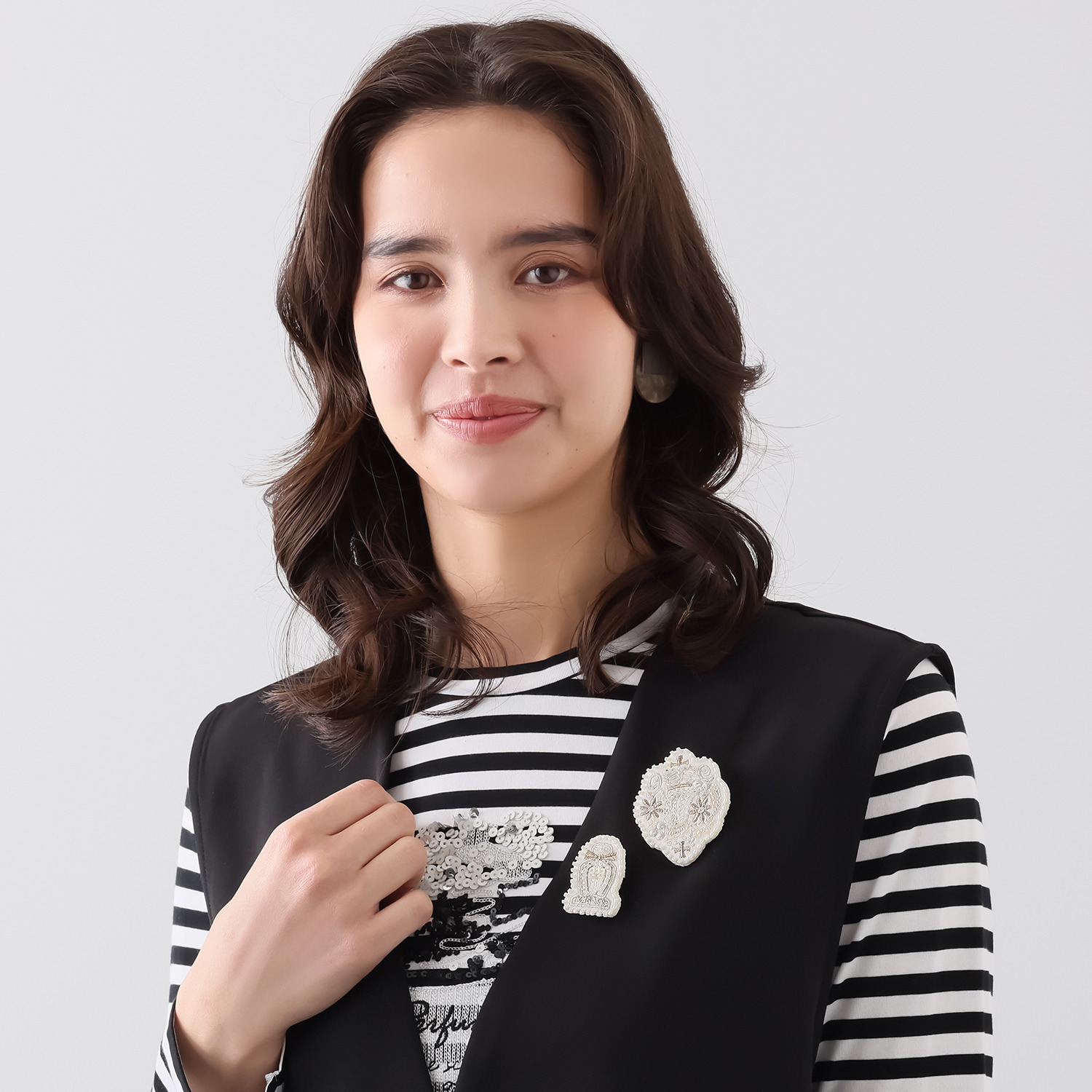 フィル・クロレ 日本製 ガラスビーズ刺しゅう ブローチ ２個セット