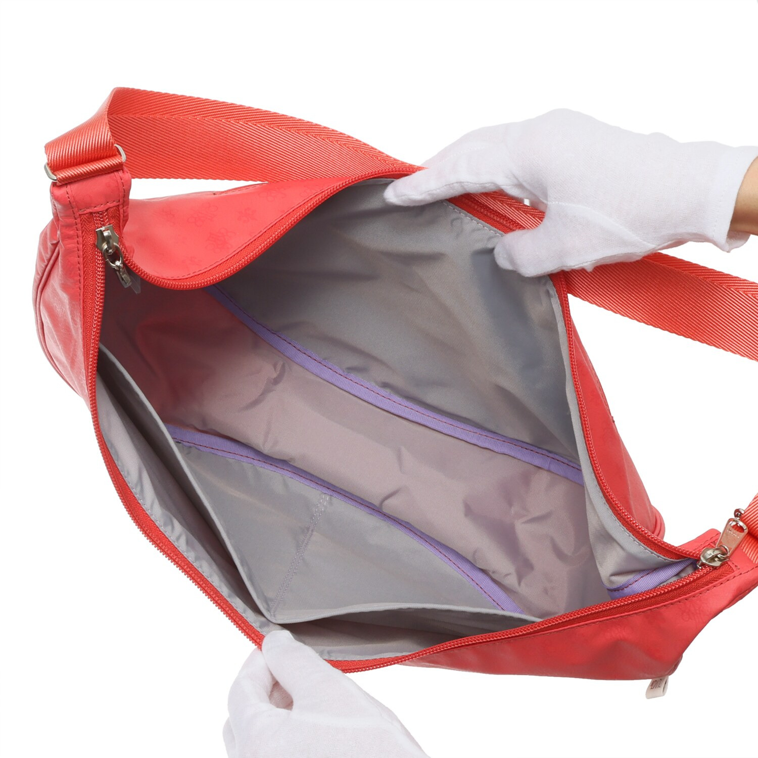 ラビラビ 老舗（株）ヤマト屋の ポリカーボネイト 薄合成皮革使用 超軽量　クレセントムーン ショルダーバッグ 