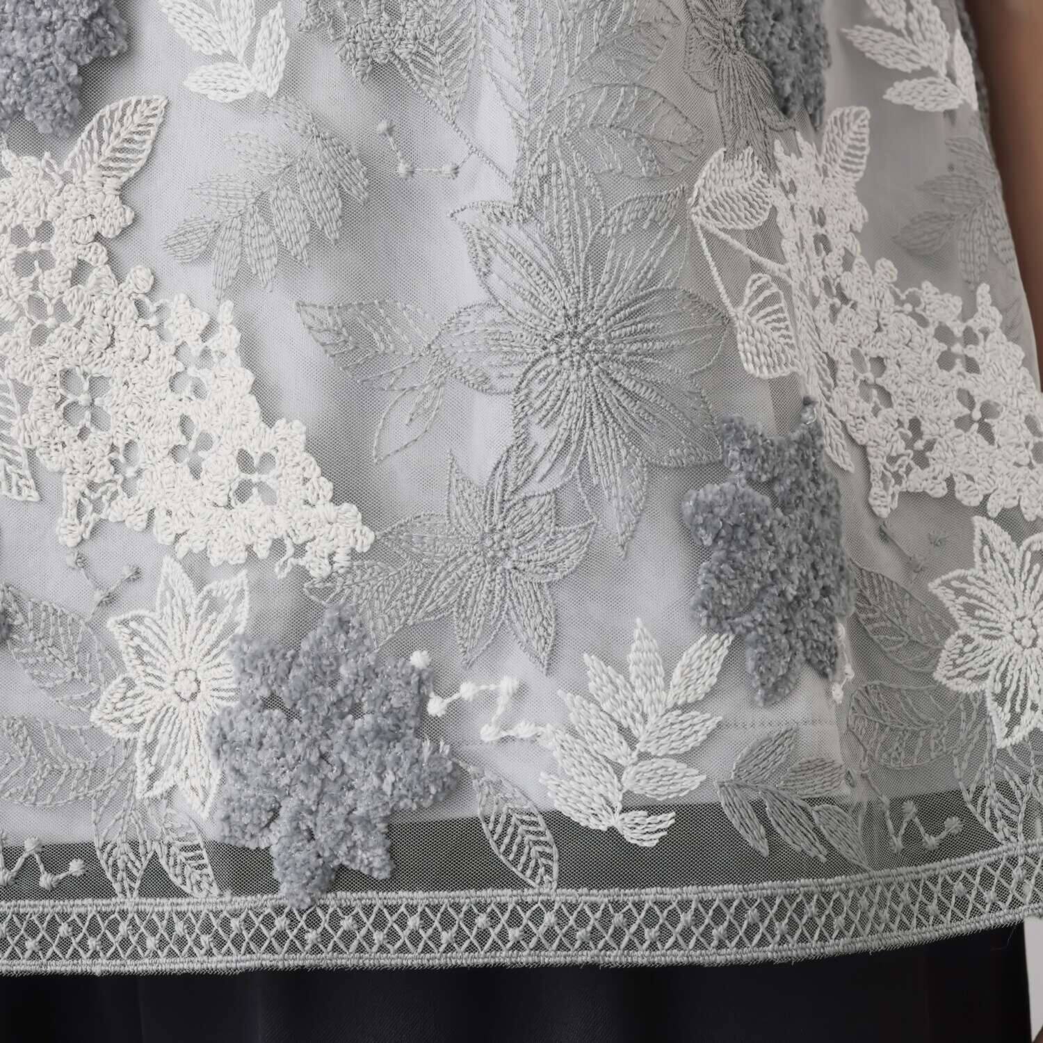 ルクオーレ １枚で華やか シェニールアクセント 総レースプルオーバー