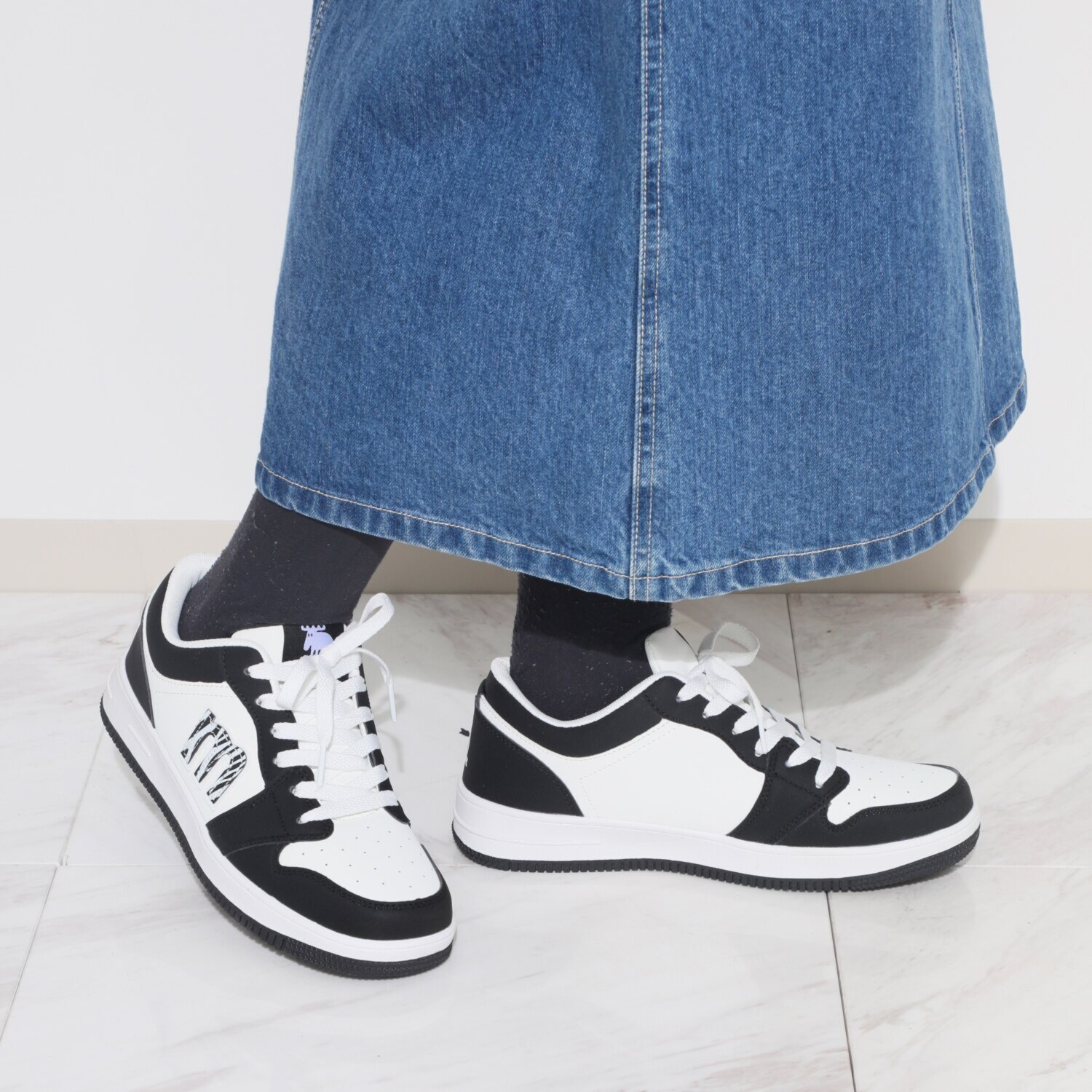 モズ コンビアクセント ベーシックスニーカー