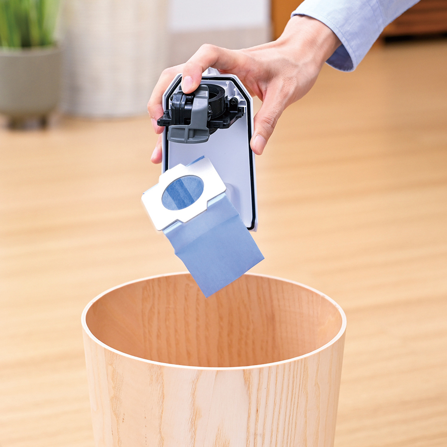 ハイコーキ スティック＆ハンディの ２ウェイで使える 紙パック式 コードレスクリーナ 特別セット