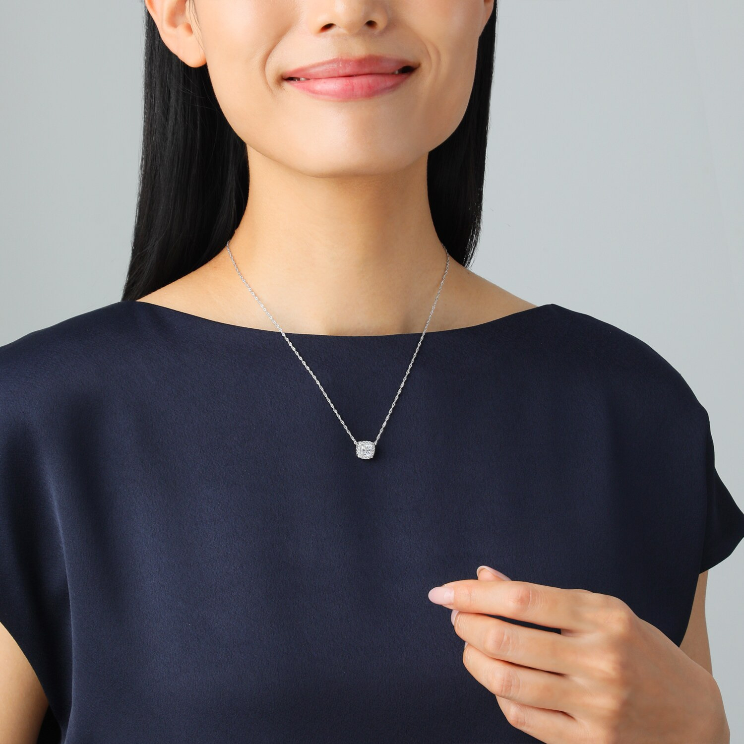 ニューヨークからの贈り物 シルバー　ＣＺ ニューヨーク・ エクセプショナル・ カット（Ｒ） クッションシェイプ ペンダント