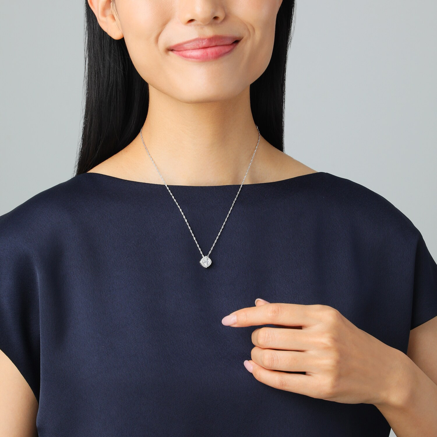 ニューヨークからの贈り物 シルバー　ＣＺ ニューヨーク・ エクセプショナル・ カット（Ｒ） クッションシェイプ ペンダント