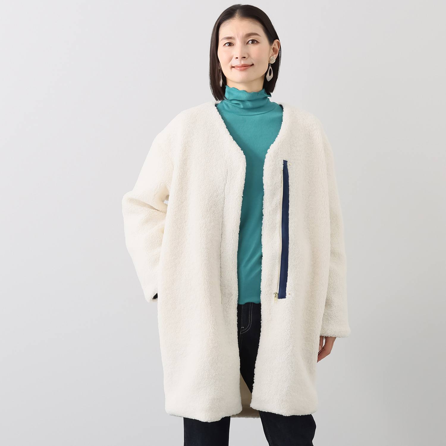 ラ　ヴァーグ　デトワール 軽やかで暖かい すっきりシルエットの リラックスボアコート