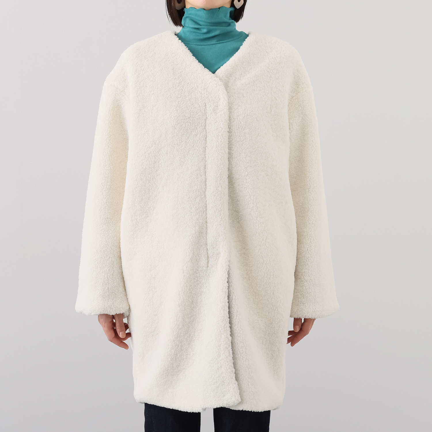 ラ　ヴァーグ　デトワール 軽やかで暖かい すっきりシルエットの リラックスボアコート