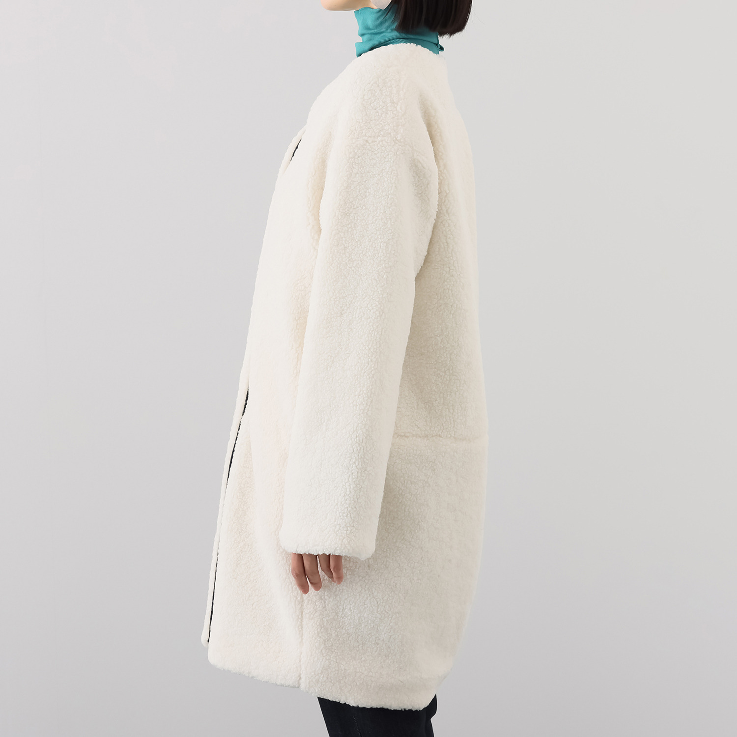 ラ　ヴァーグ　デトワール 軽やかで暖かい すっきりシルエットの リラックスボアコート