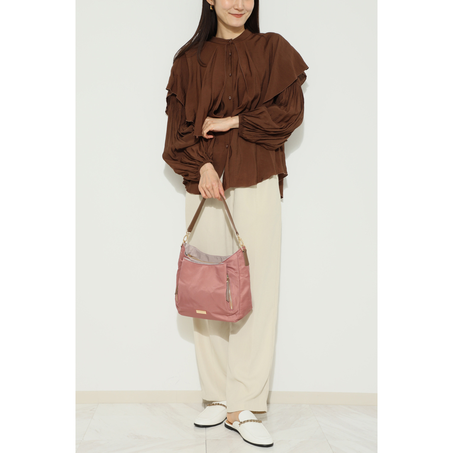 モニカ はっ水・軽量 グロッシーナイロン ２ウェイショルダーバッグ