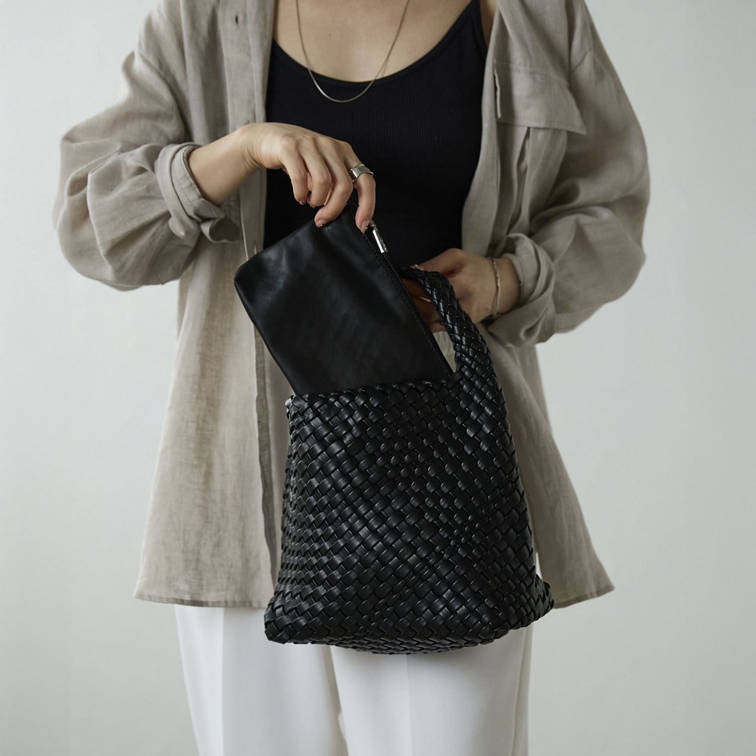 グッシオイタリー ポーチ付 編み込みメッシュ トートバッグ