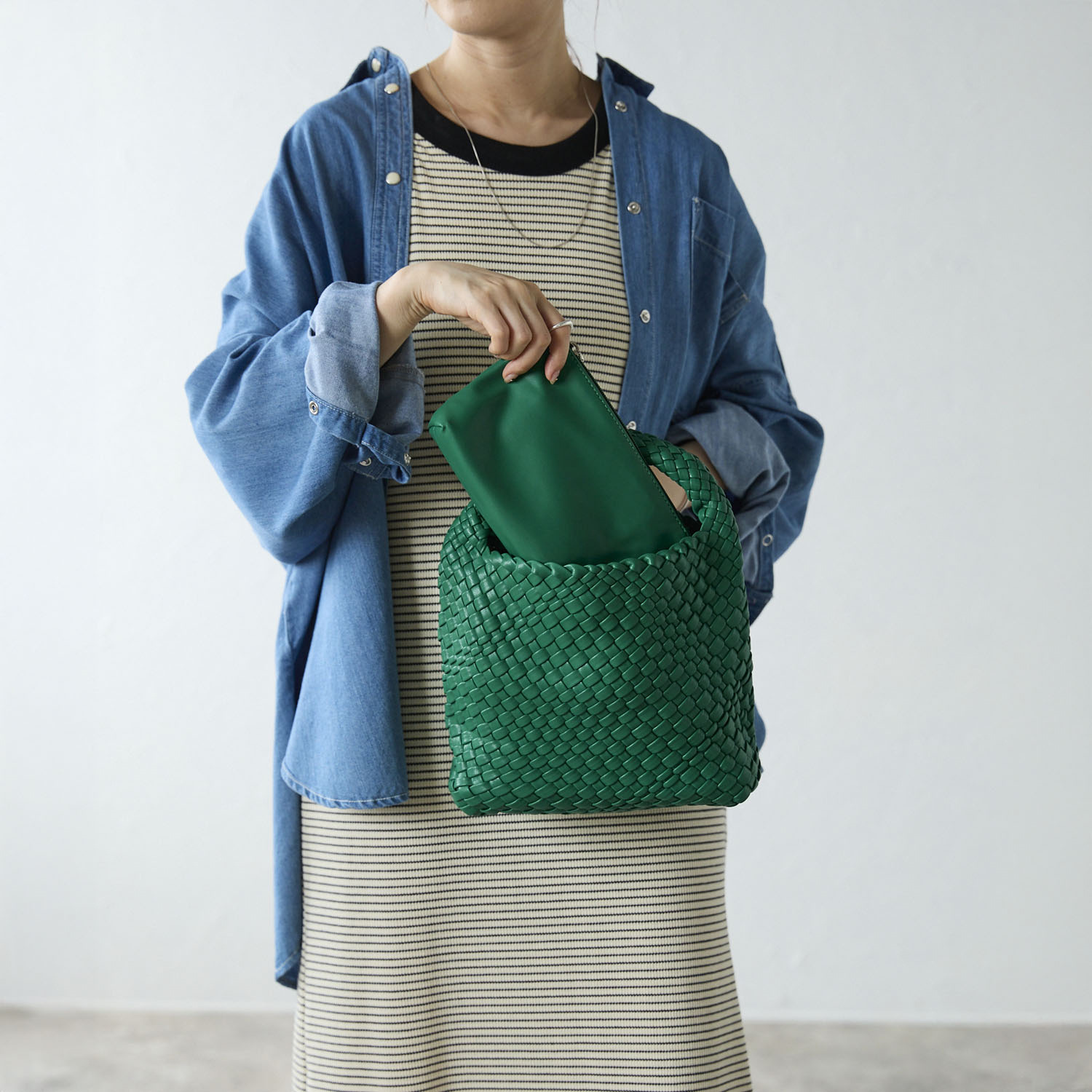 グッシオイタリー ポーチ付 編み込みメッシュ トートバッグ