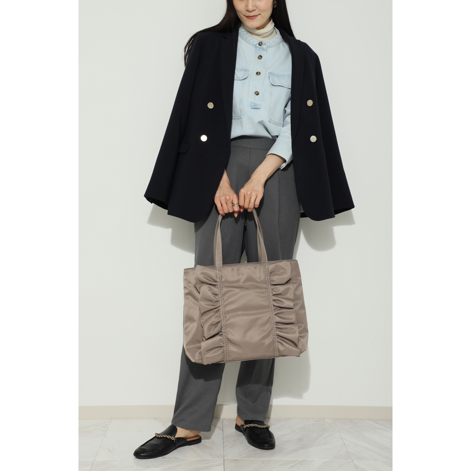 グッシオイタリー フリルアクセント トートバッグ