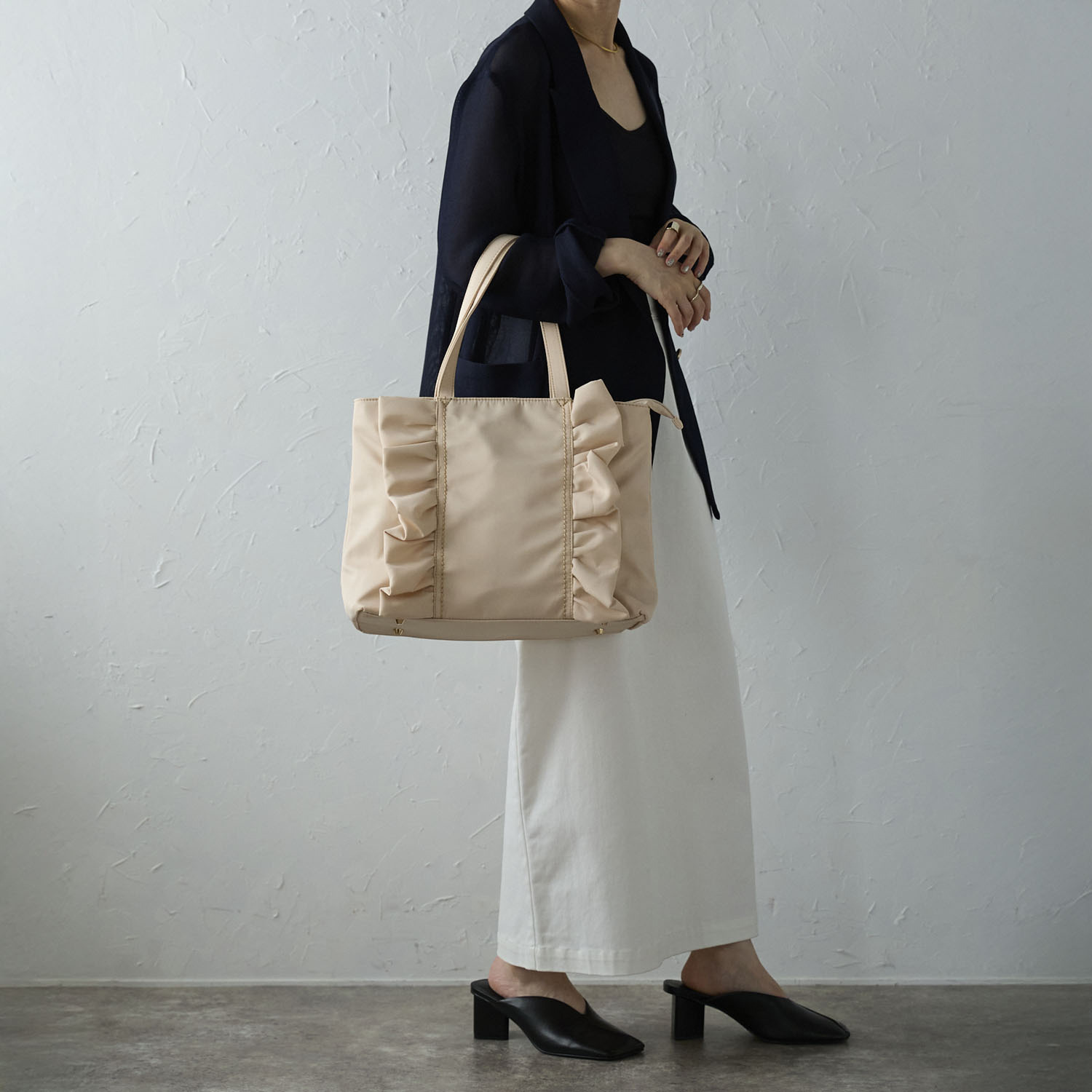 グッシオイタリー フリルアクセント トートバッグ