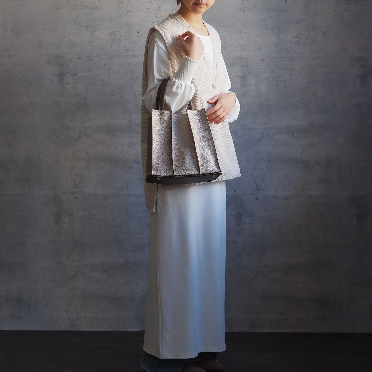 グッシオイタリー ２ウェイトートバッグ ＜ポーチ付＞