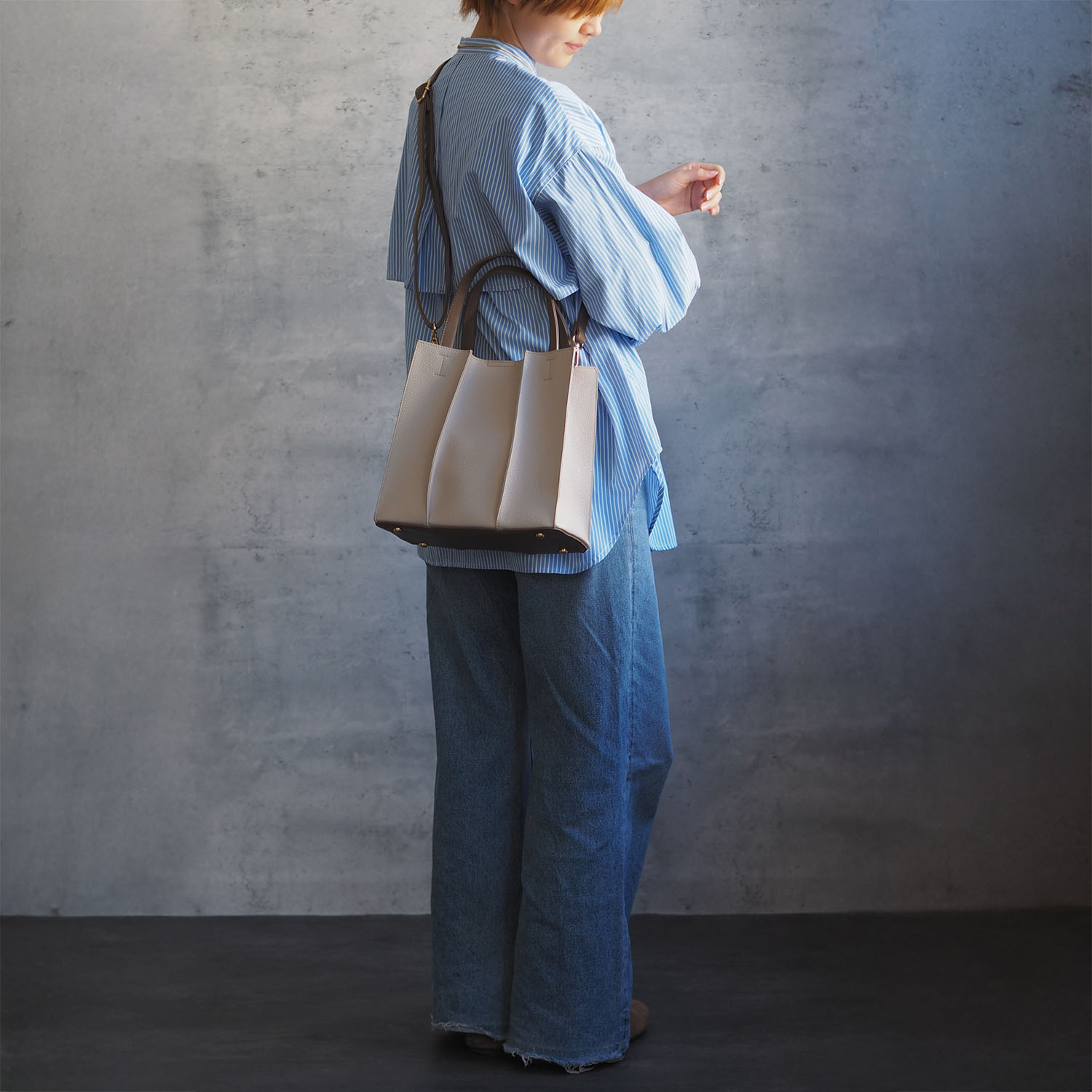 グッシオイタリー ２ウェイトートバッグ ＜ポーチ付＞